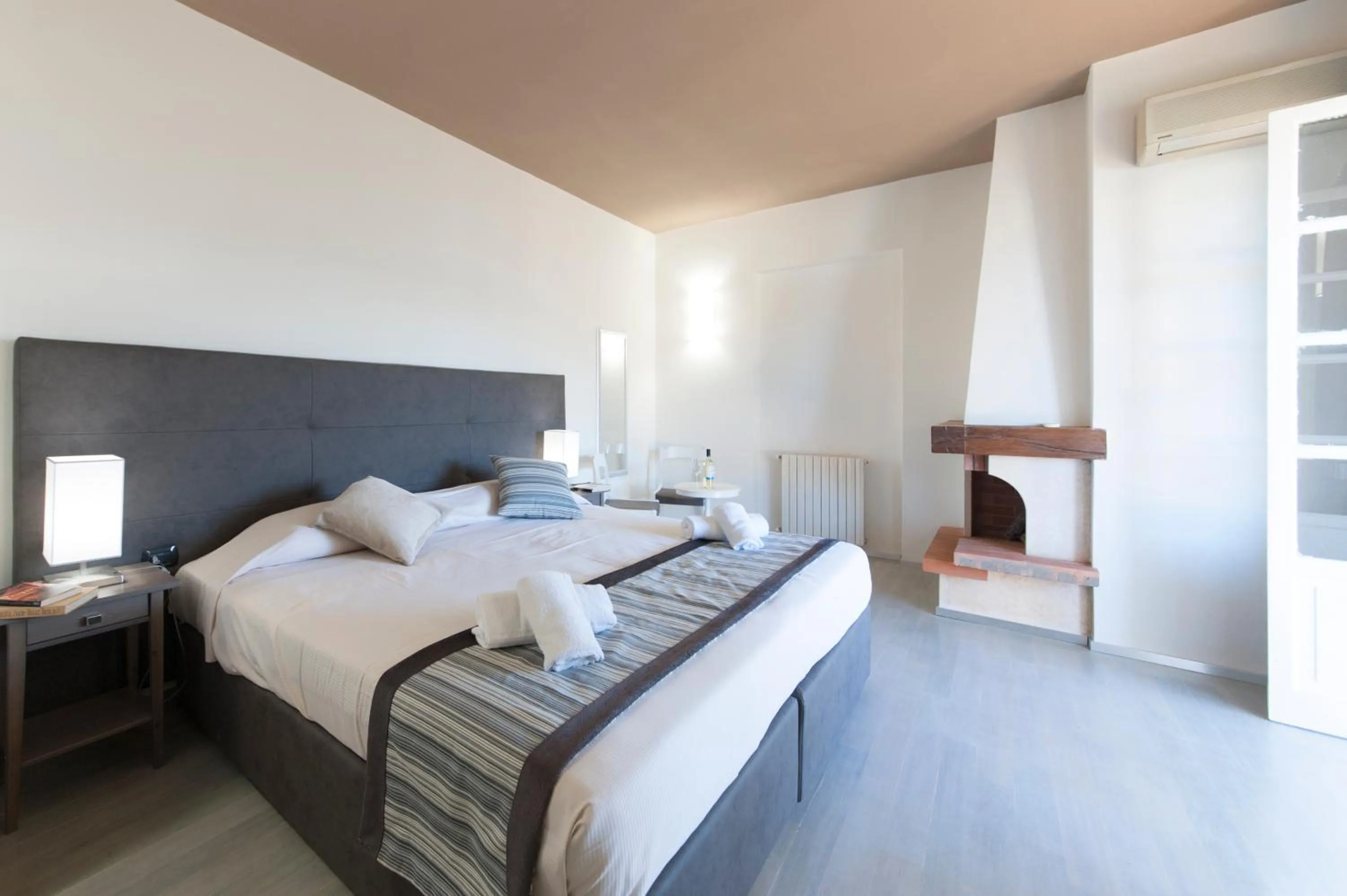 Bedroom, Bed in Villa Giada Resort