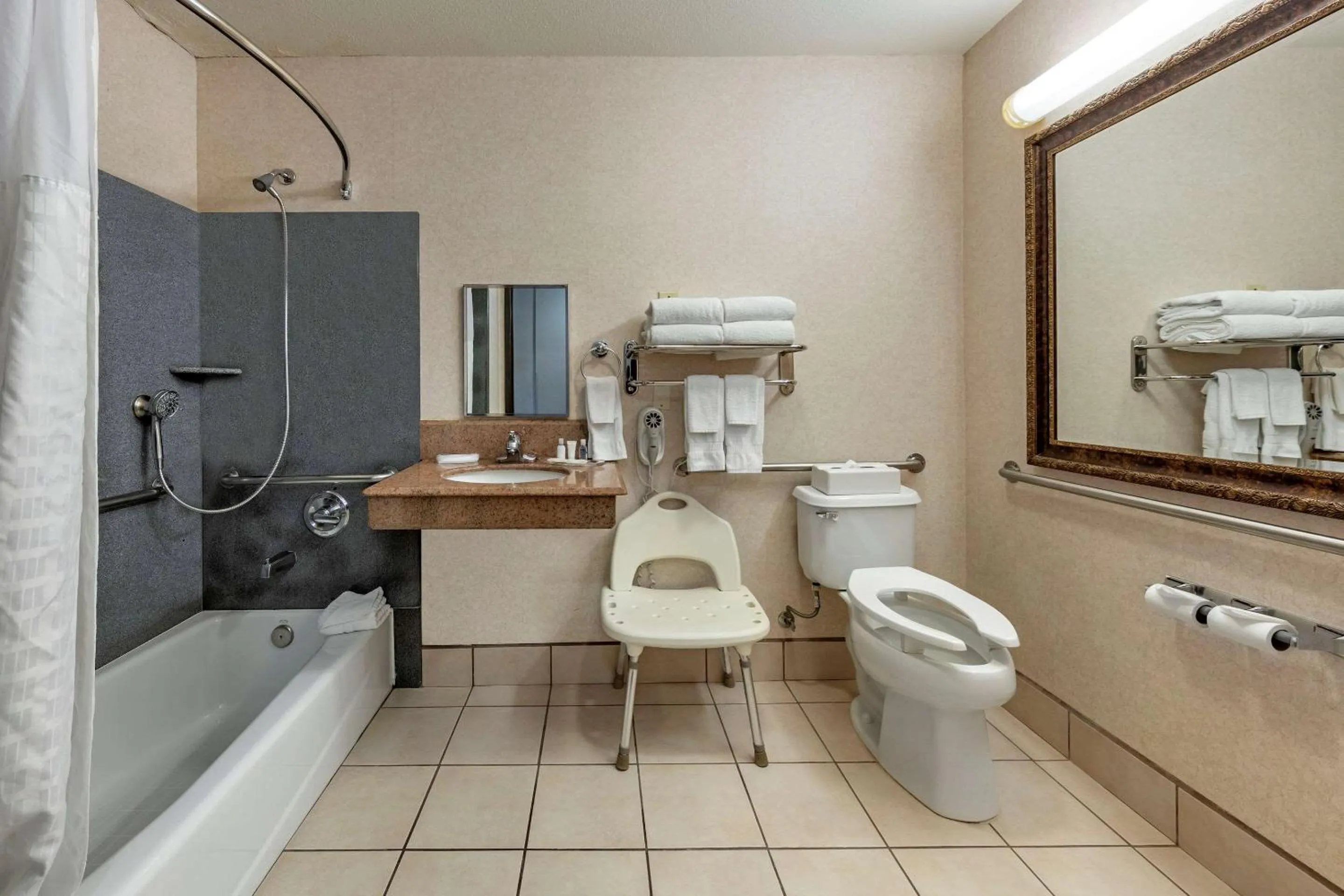 Bathroom in Citrus Suites Redlands Loma Linda Hotel