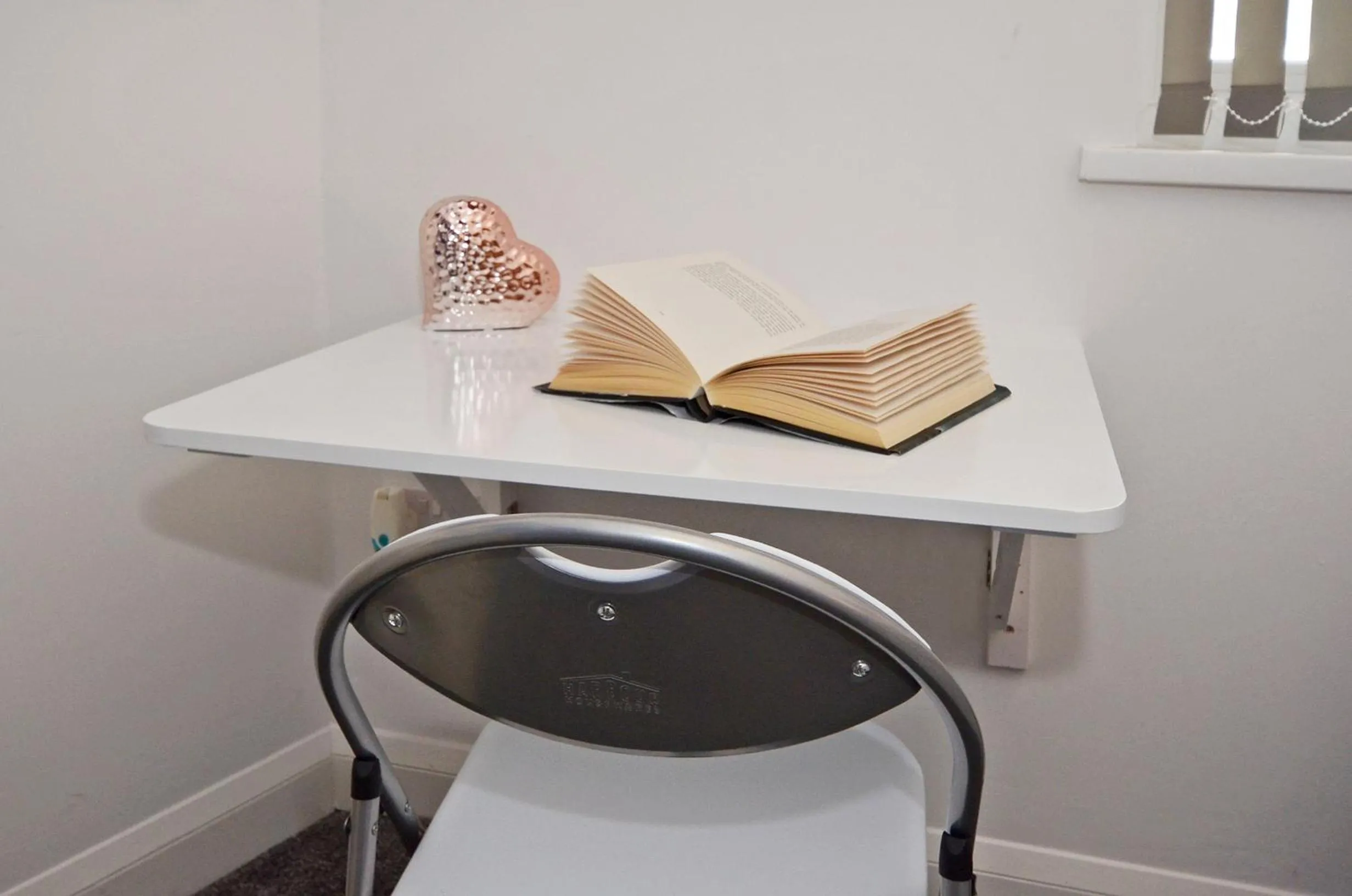 Bedroom in Townhouse PLUS @ 301 West Street Crewe