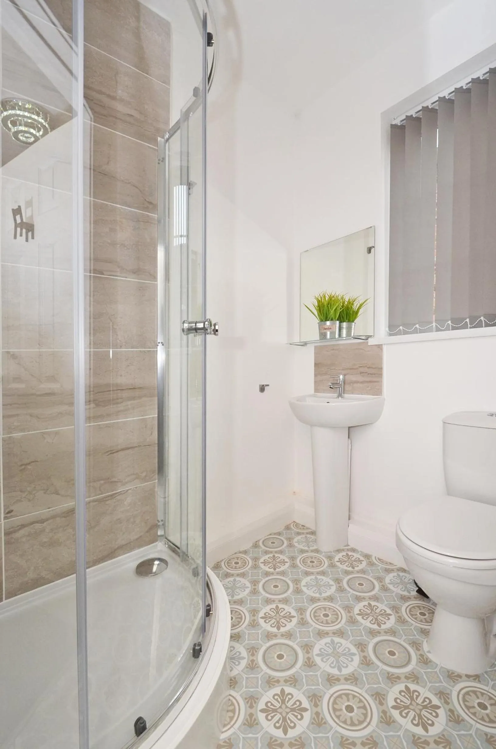 Bathroom in Townhouse PLUS @ 301 West Street Crewe