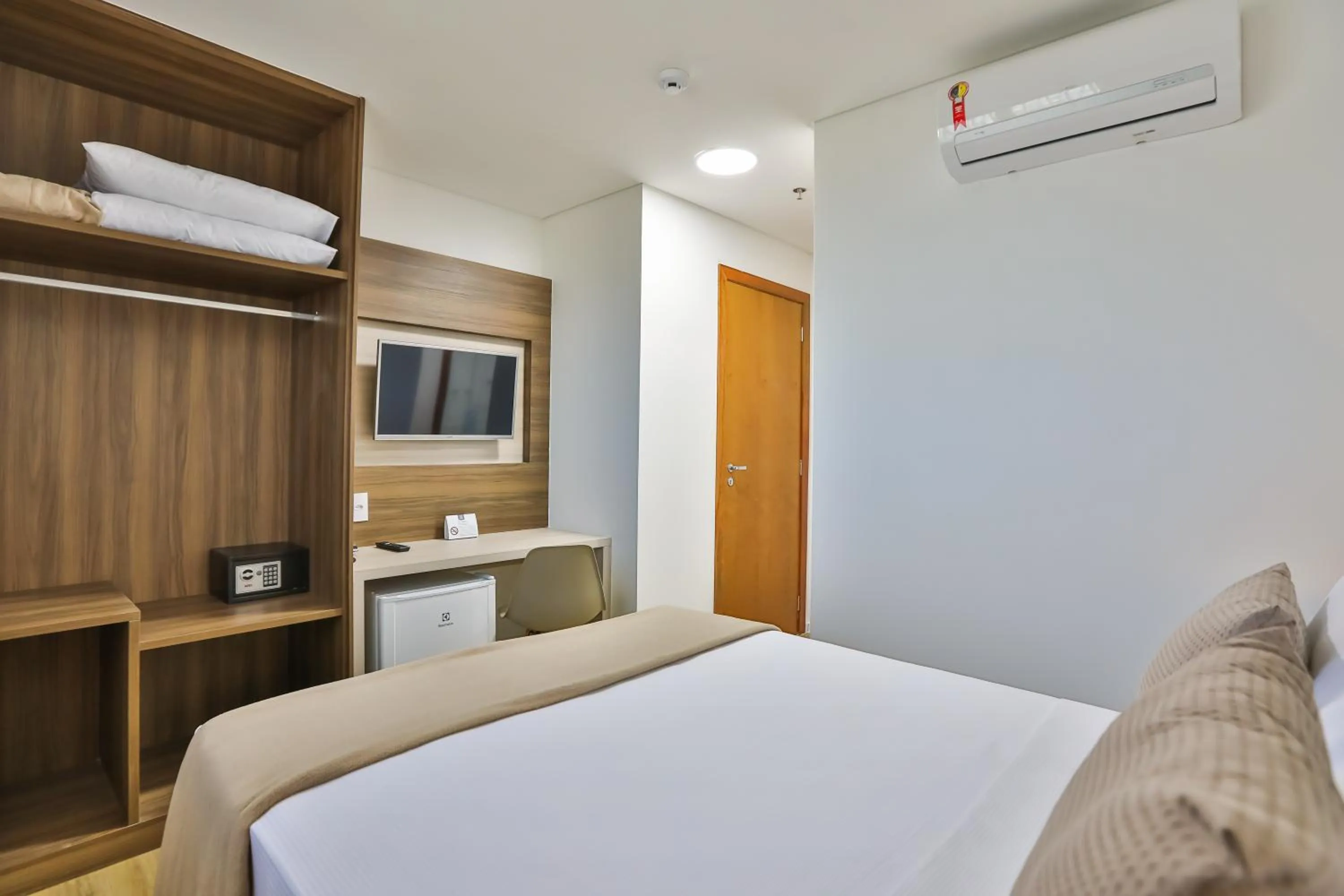 Bedroom, Bed in Nobile Inn Meridional Cariacica