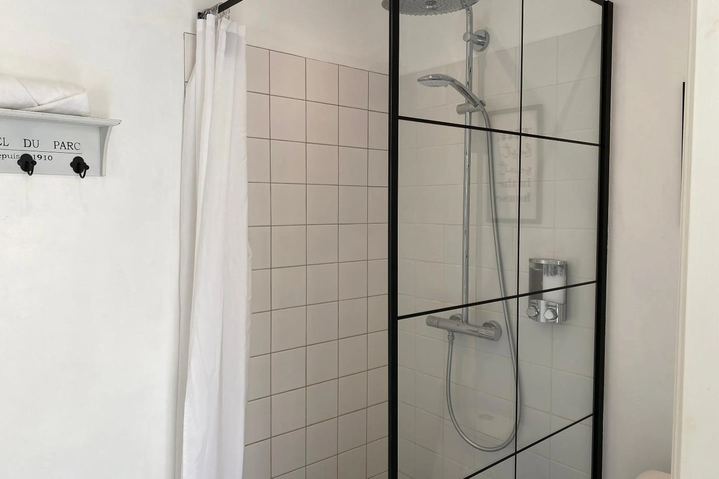 Shower in Harbour View