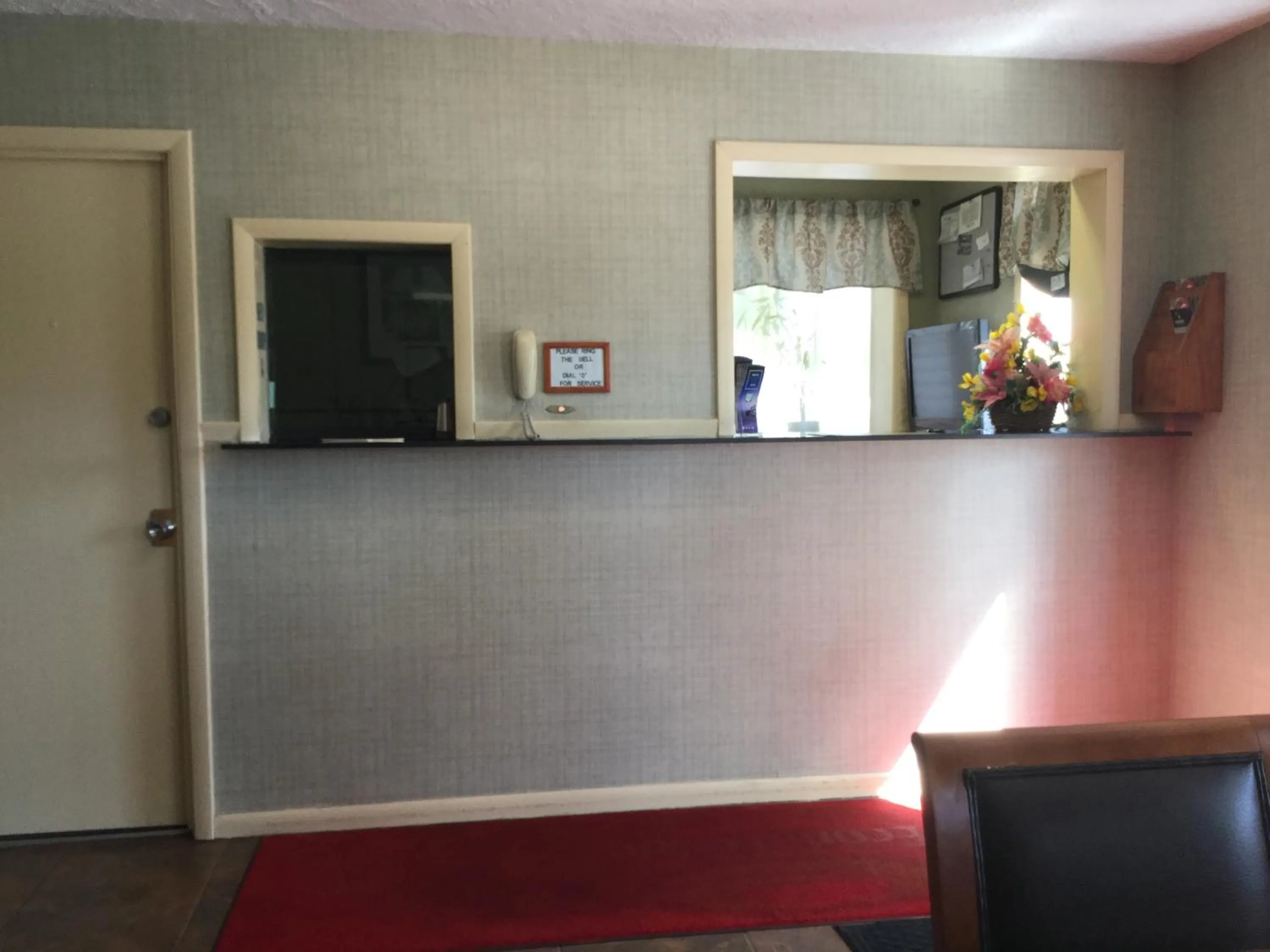 Breakfast in FALLS INN