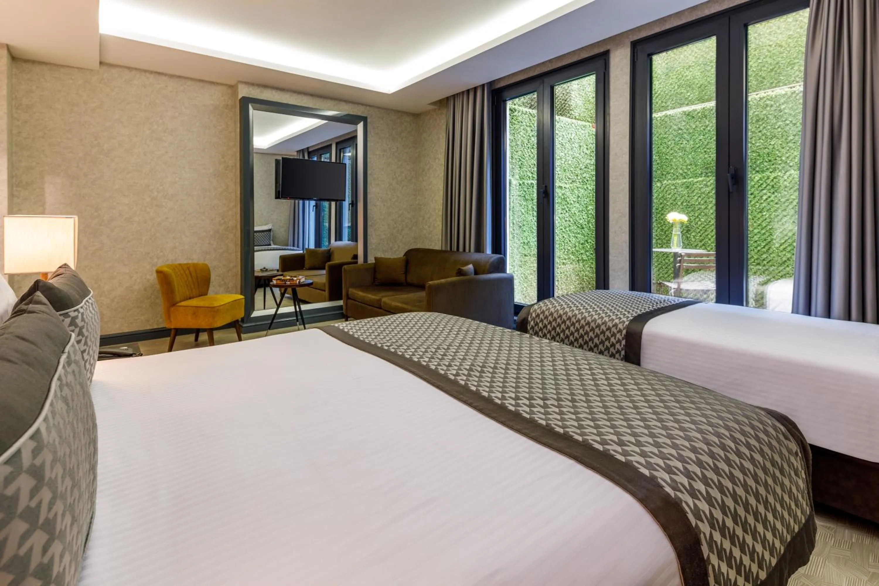 TV and multimedia, Bed in Euro Design Hotel