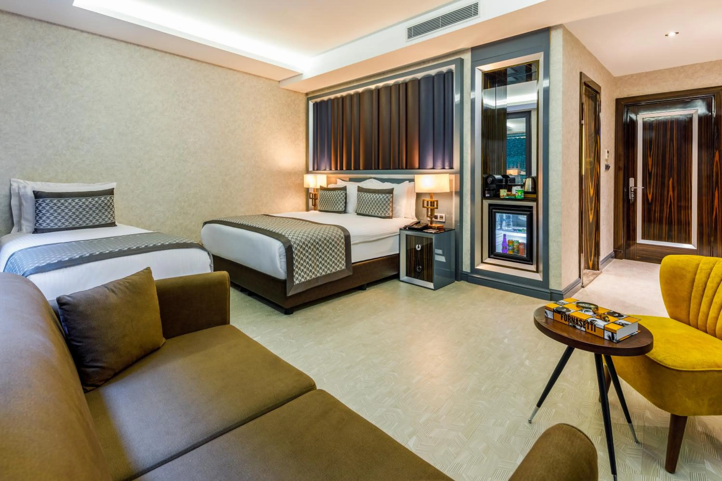 Coffee/tea facilities, Bed in Euro Design Hotel