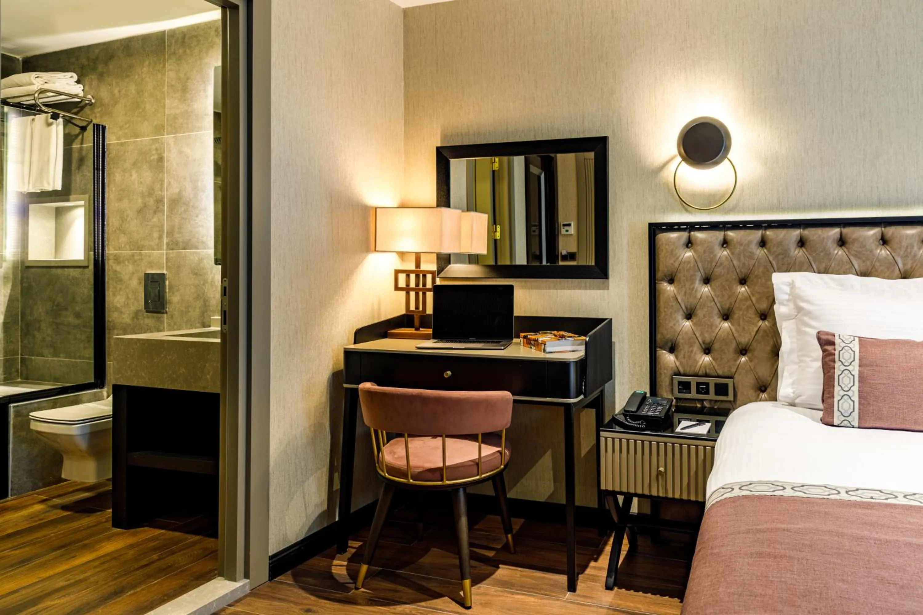 Bedroom, Bed in Euro Design Hotel