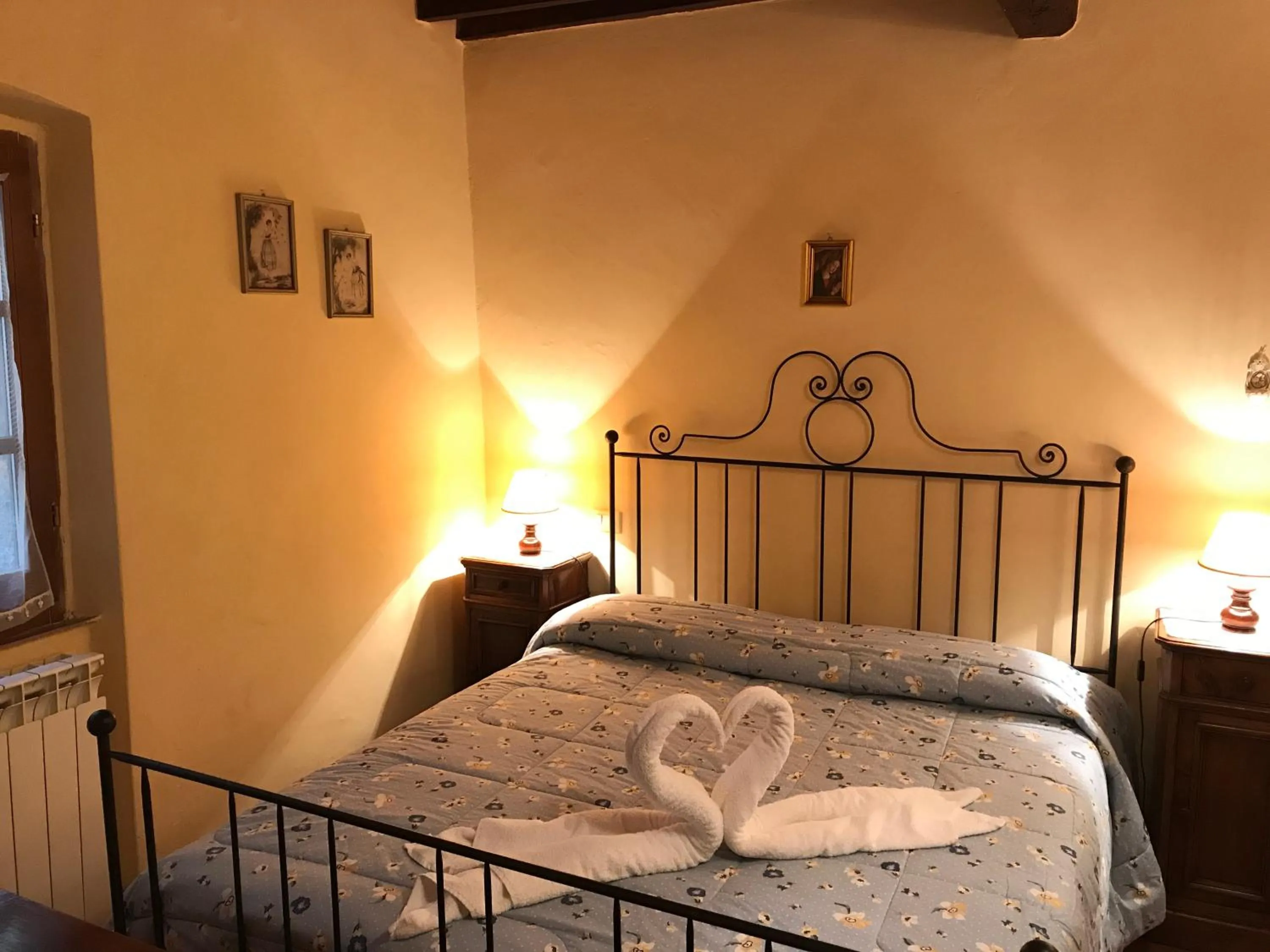 Decorative detail, Bed in Casa Ambra