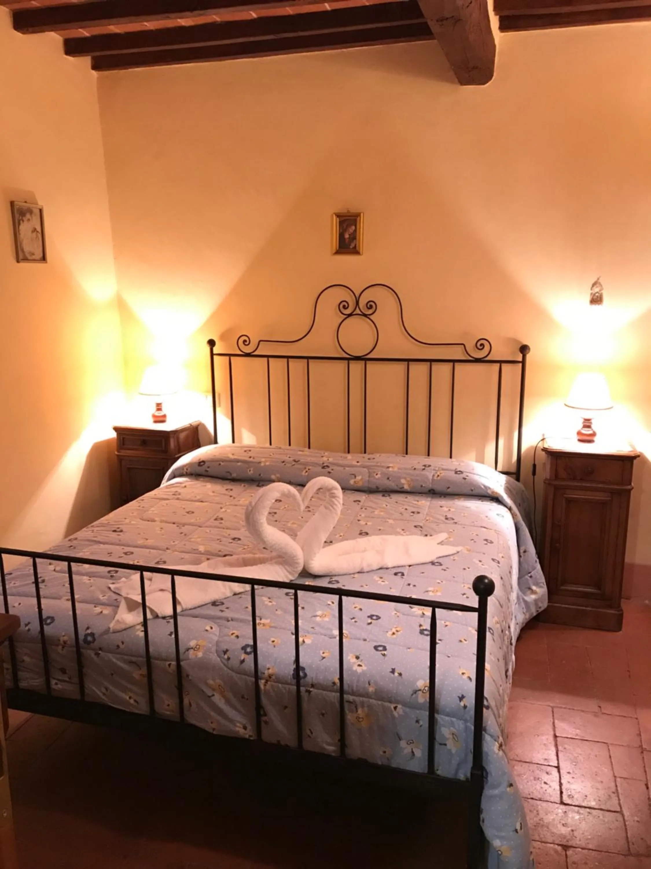 Decorative detail, Bed in Casa Ambra