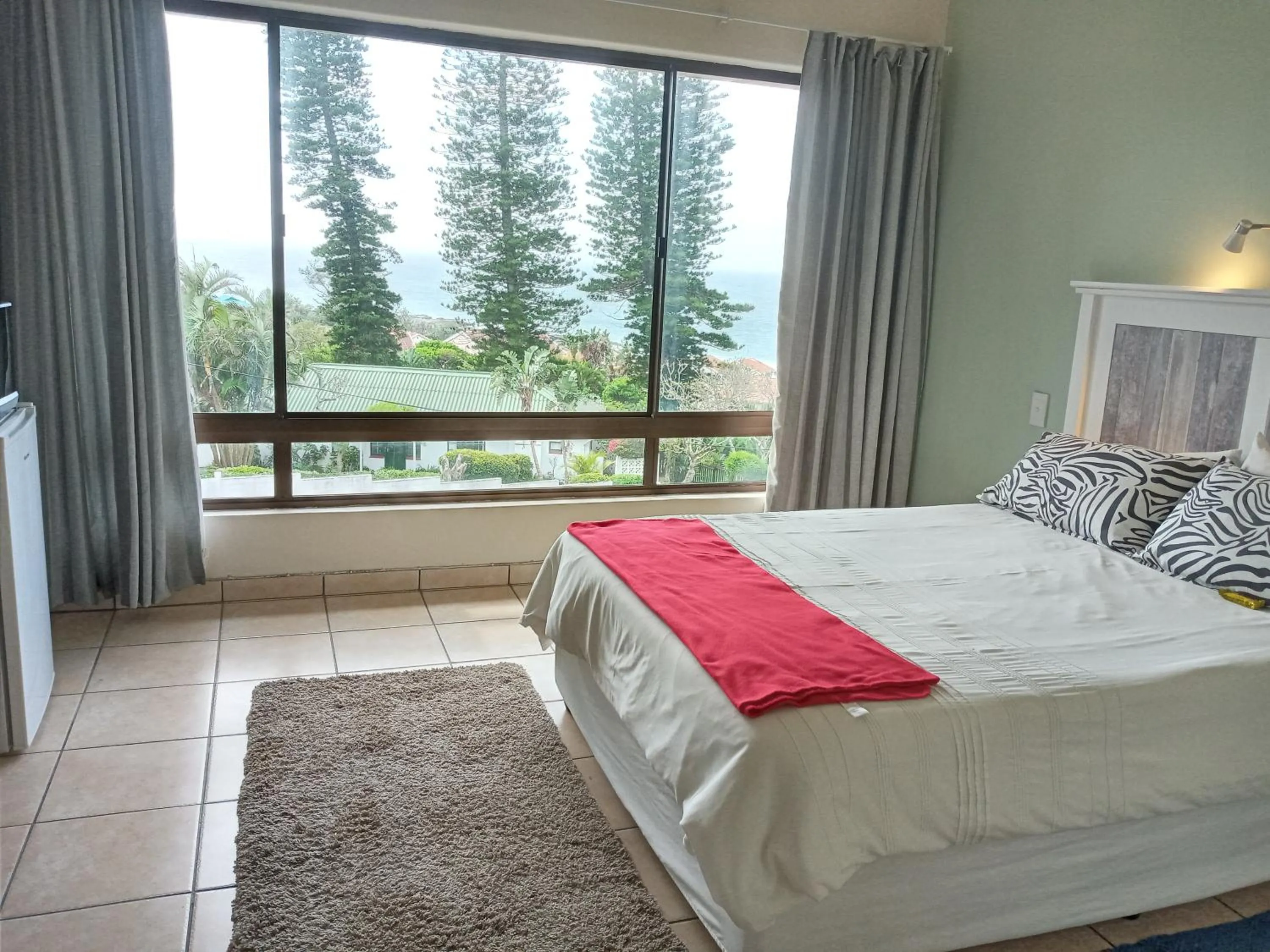 Photo of the whole room, Bed in Rockview Guest House