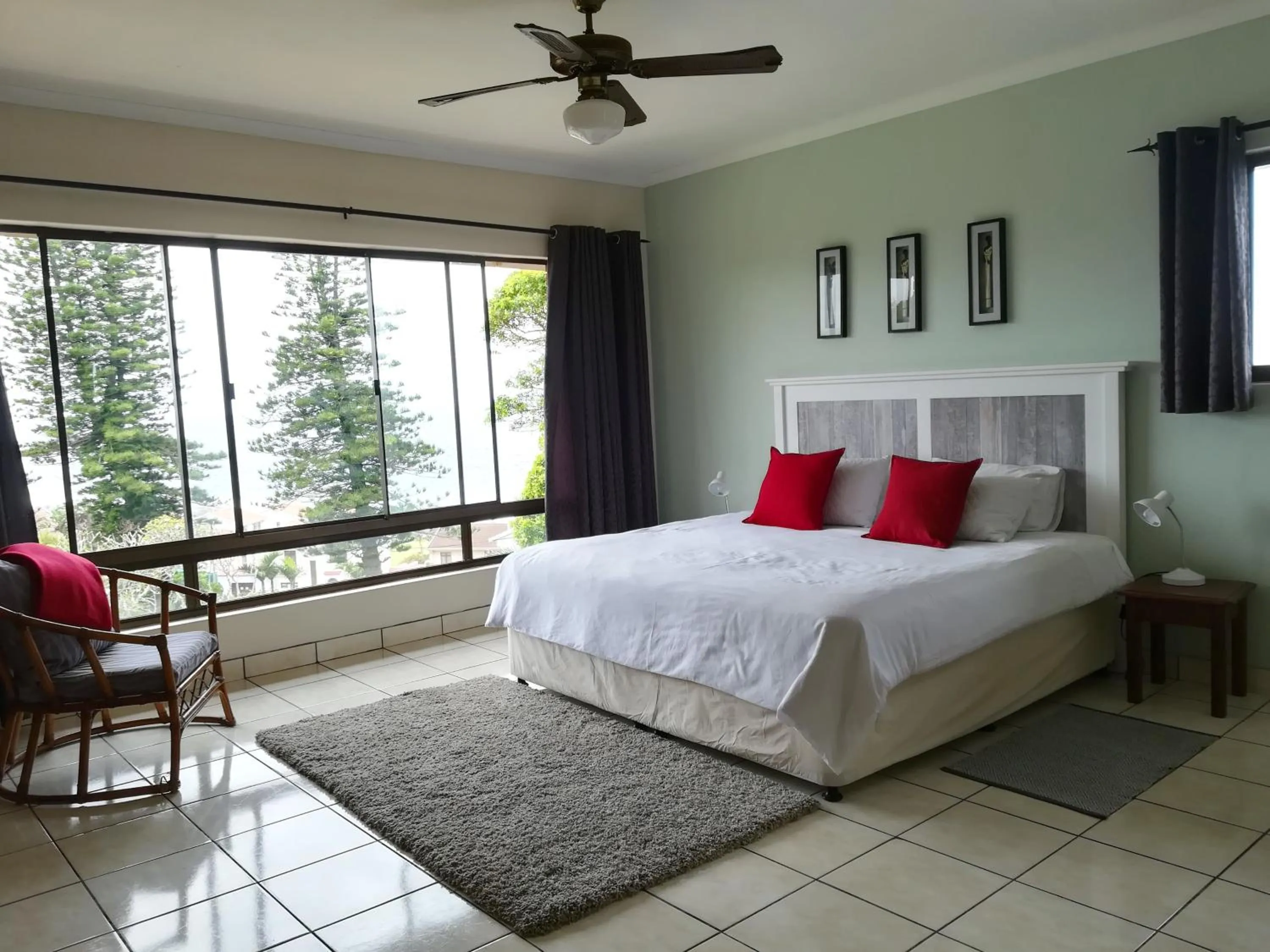 Bed in Rockview Guest House