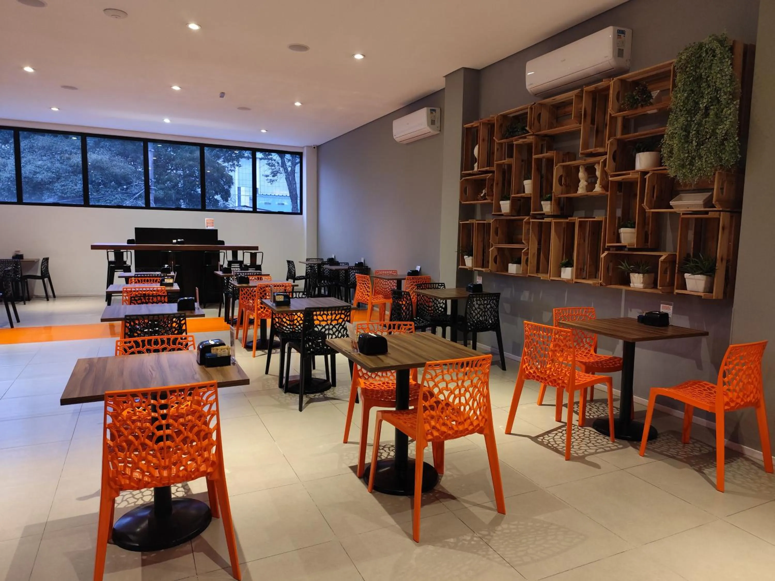 Restaurant/places to eat in Best Guest Hotel Expo Anhembi