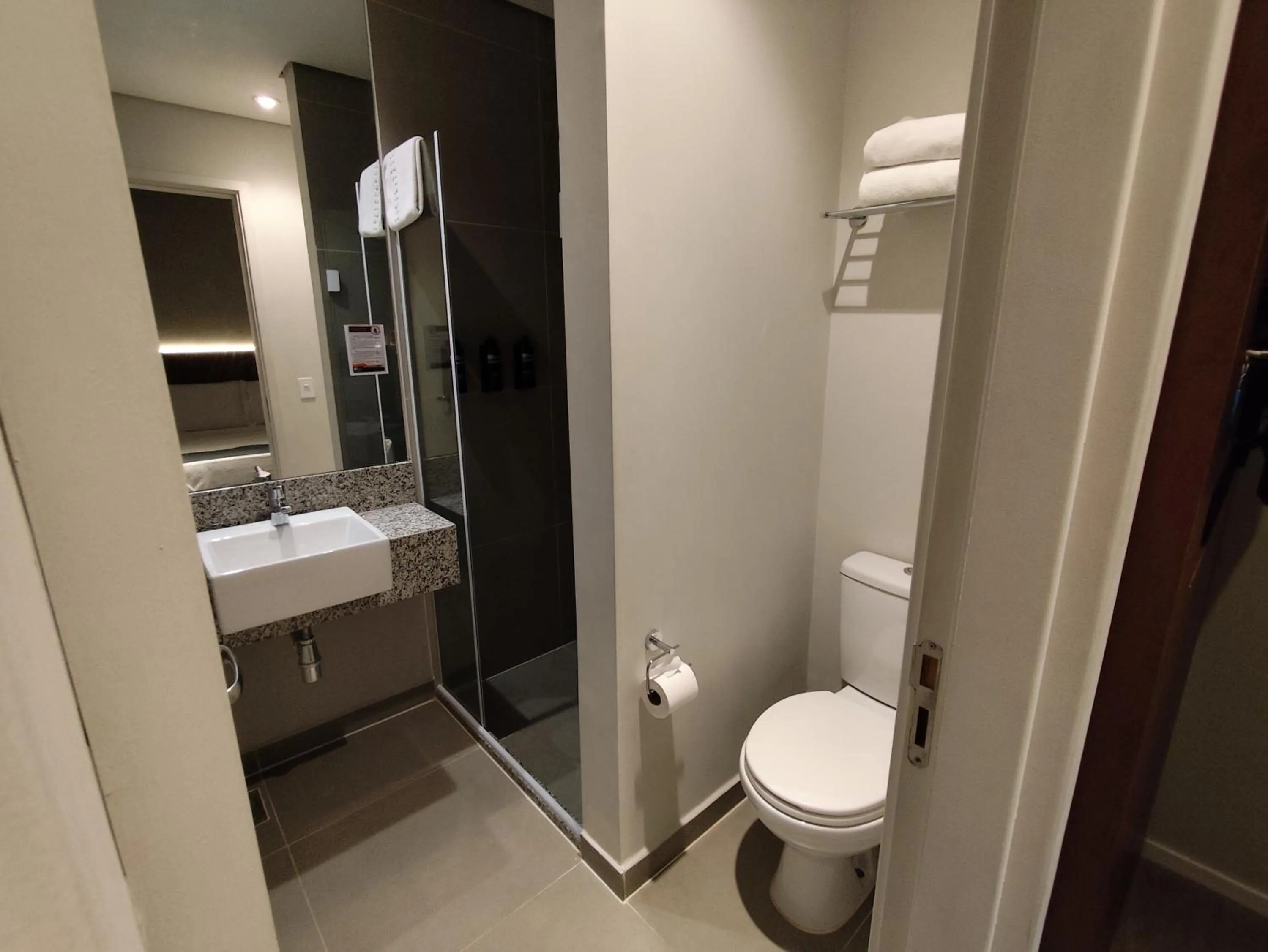 Shower in Best Guest Hotel Expo Anhembi