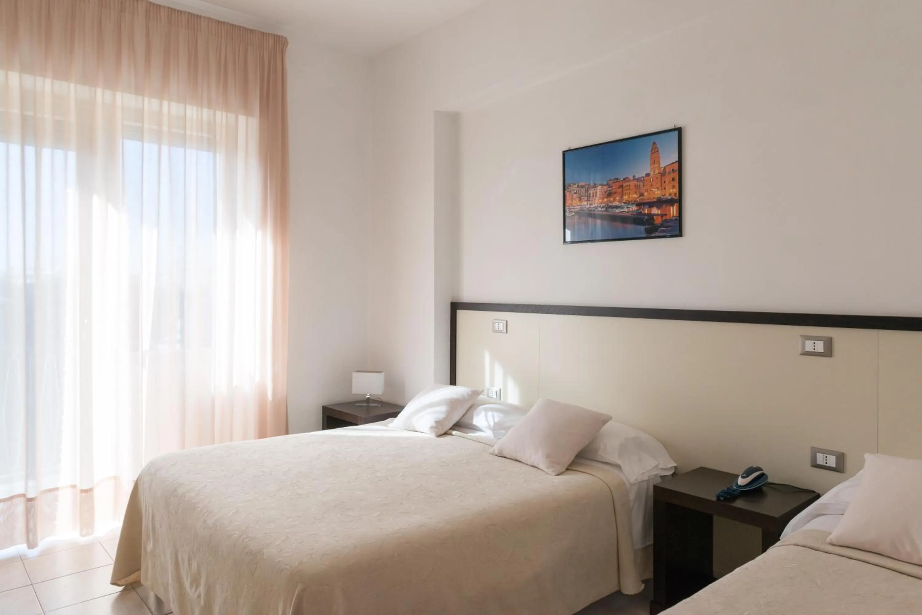 Photo of the whole room in Hotel Viola