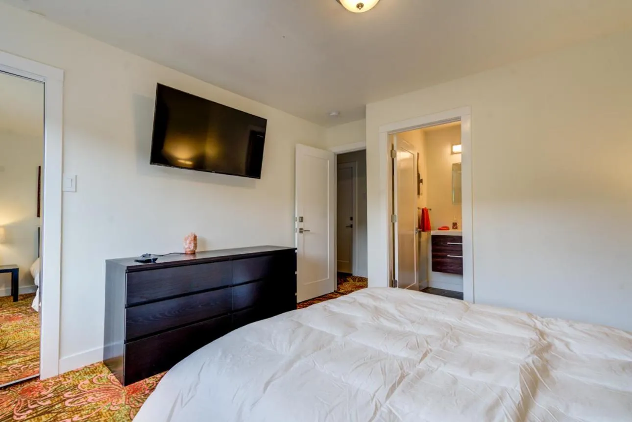 Bed in INNhale Resort and Spa