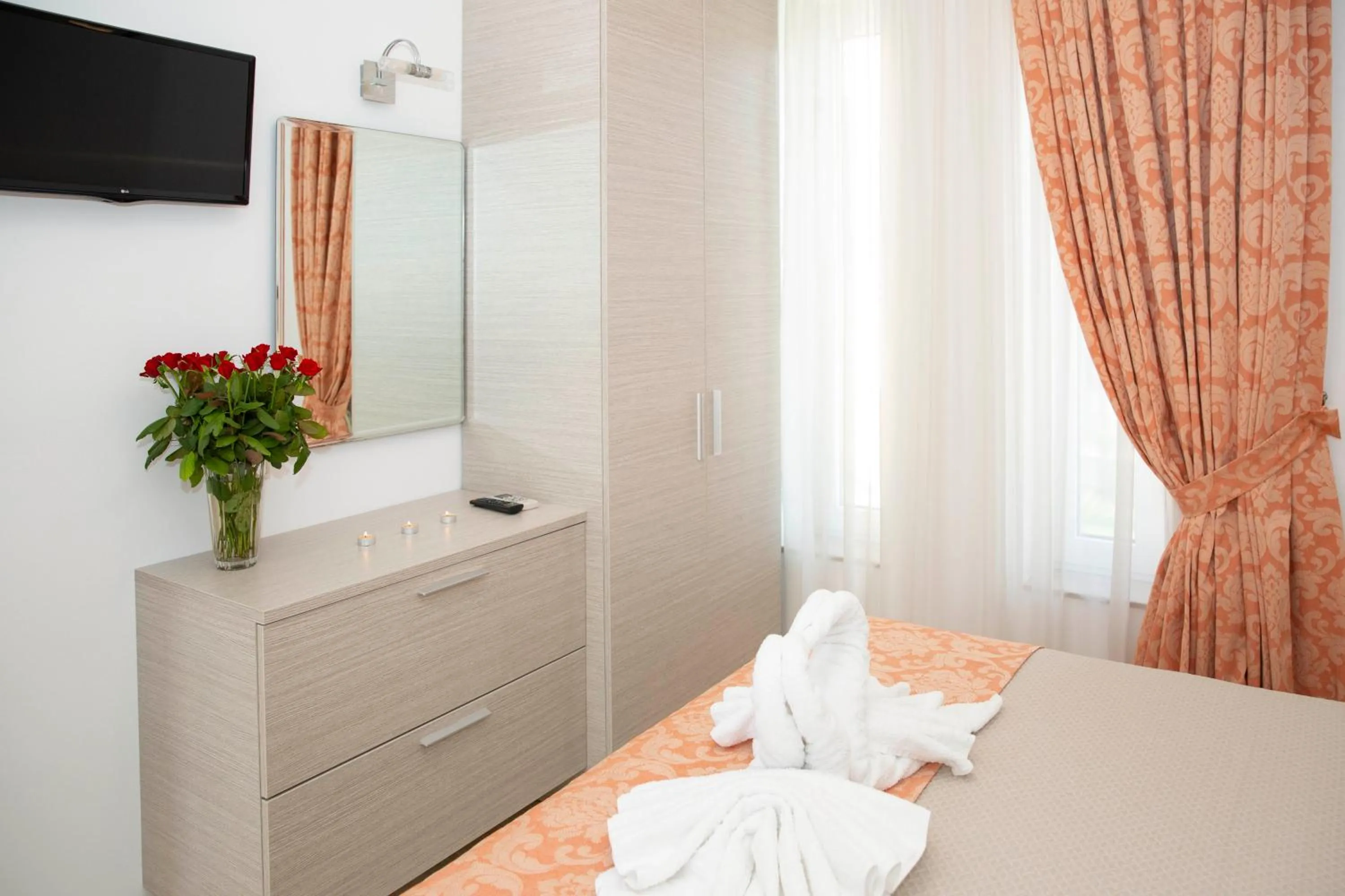 Bed in Haraki Bay Hotel and Luxury Apartments