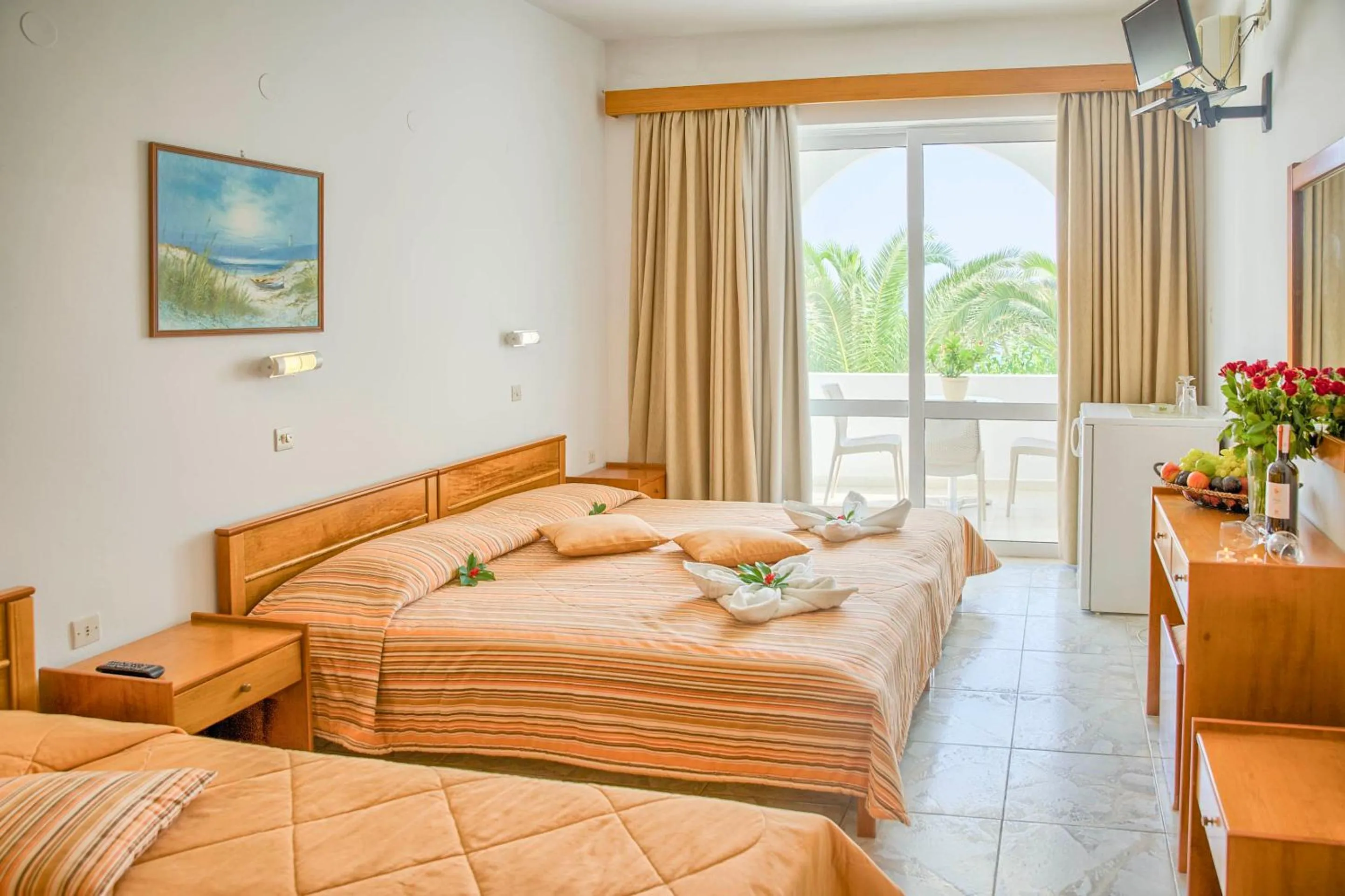 Bed in Haraki Bay Hotel and Luxury Apartments