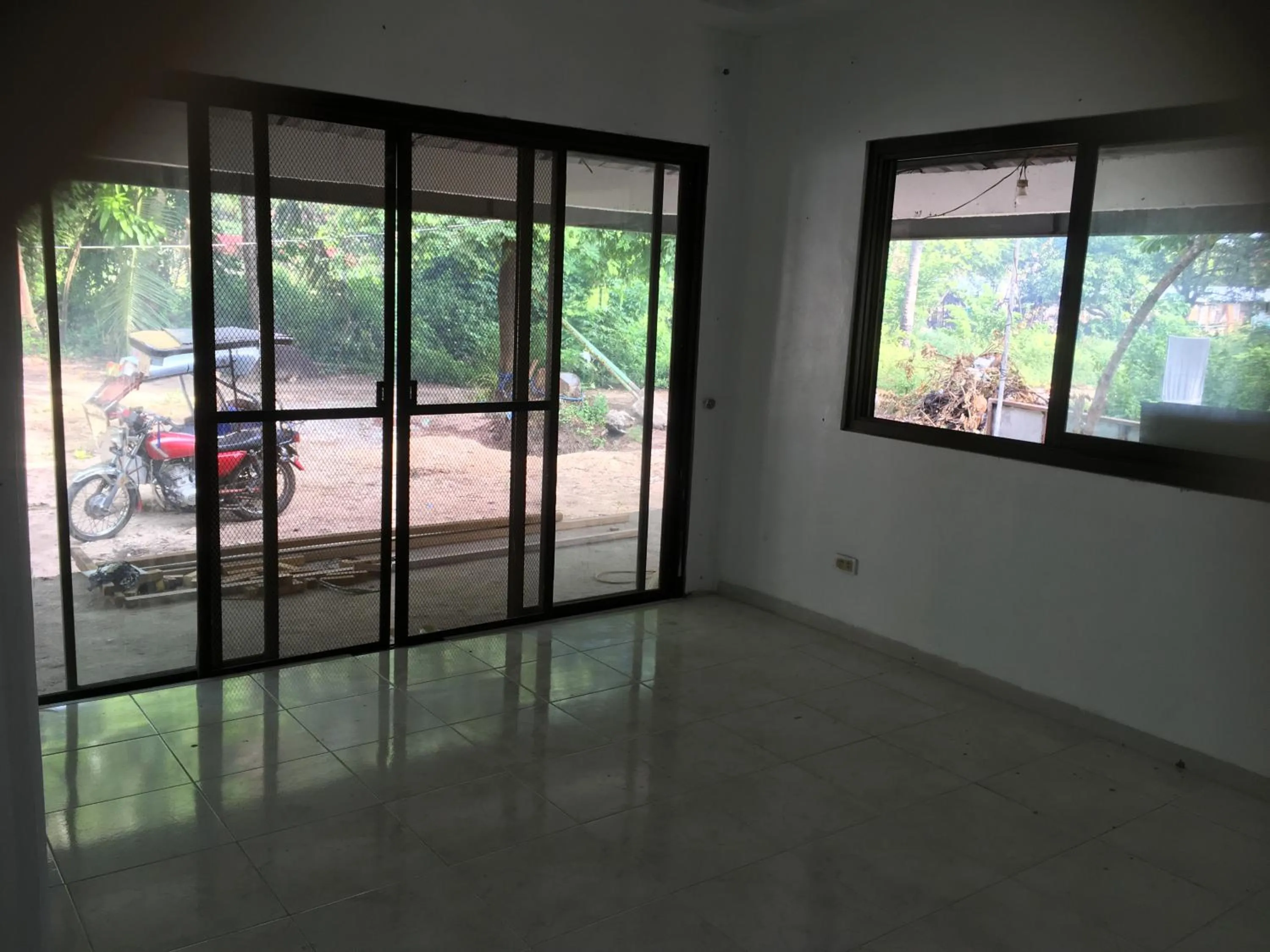 Facade/entrance in Bolinao Transient House A