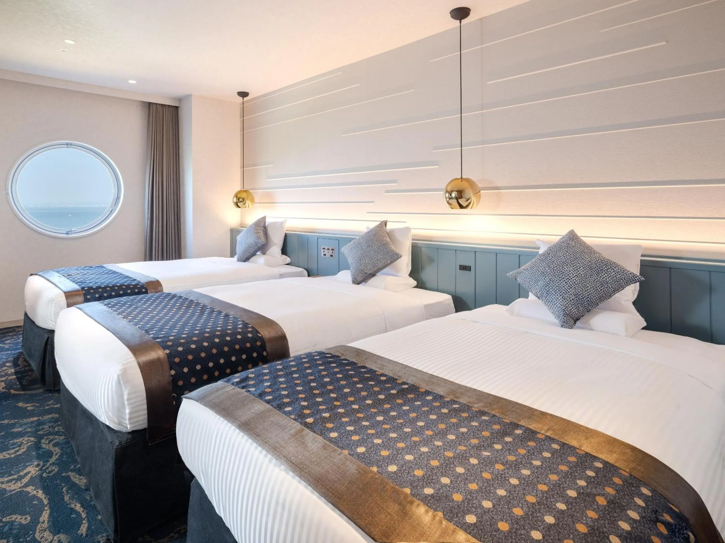 Photo of the whole room, Bed in KAMENOI HOTEL Awajishima