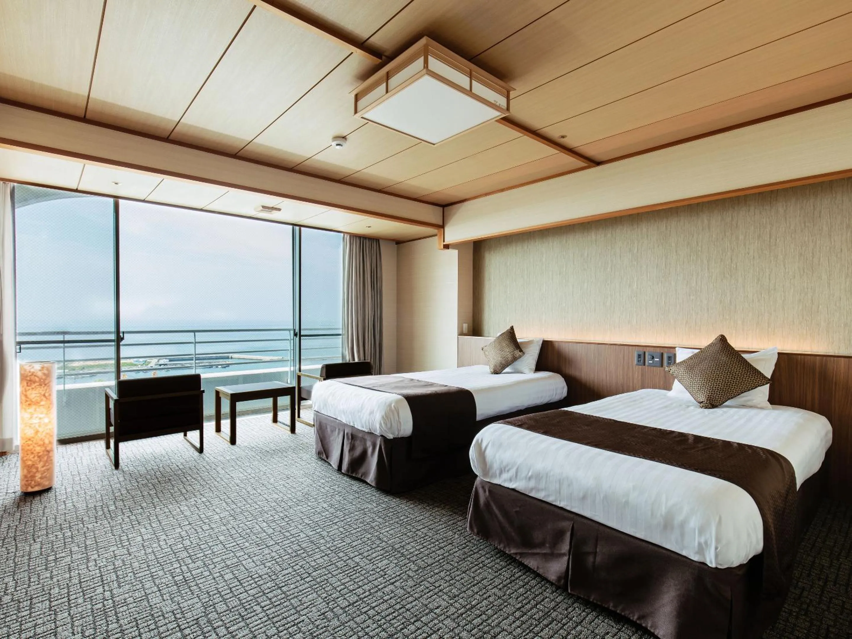 Photo of the whole room, Bed in KAMENOI HOTEL Awajishima