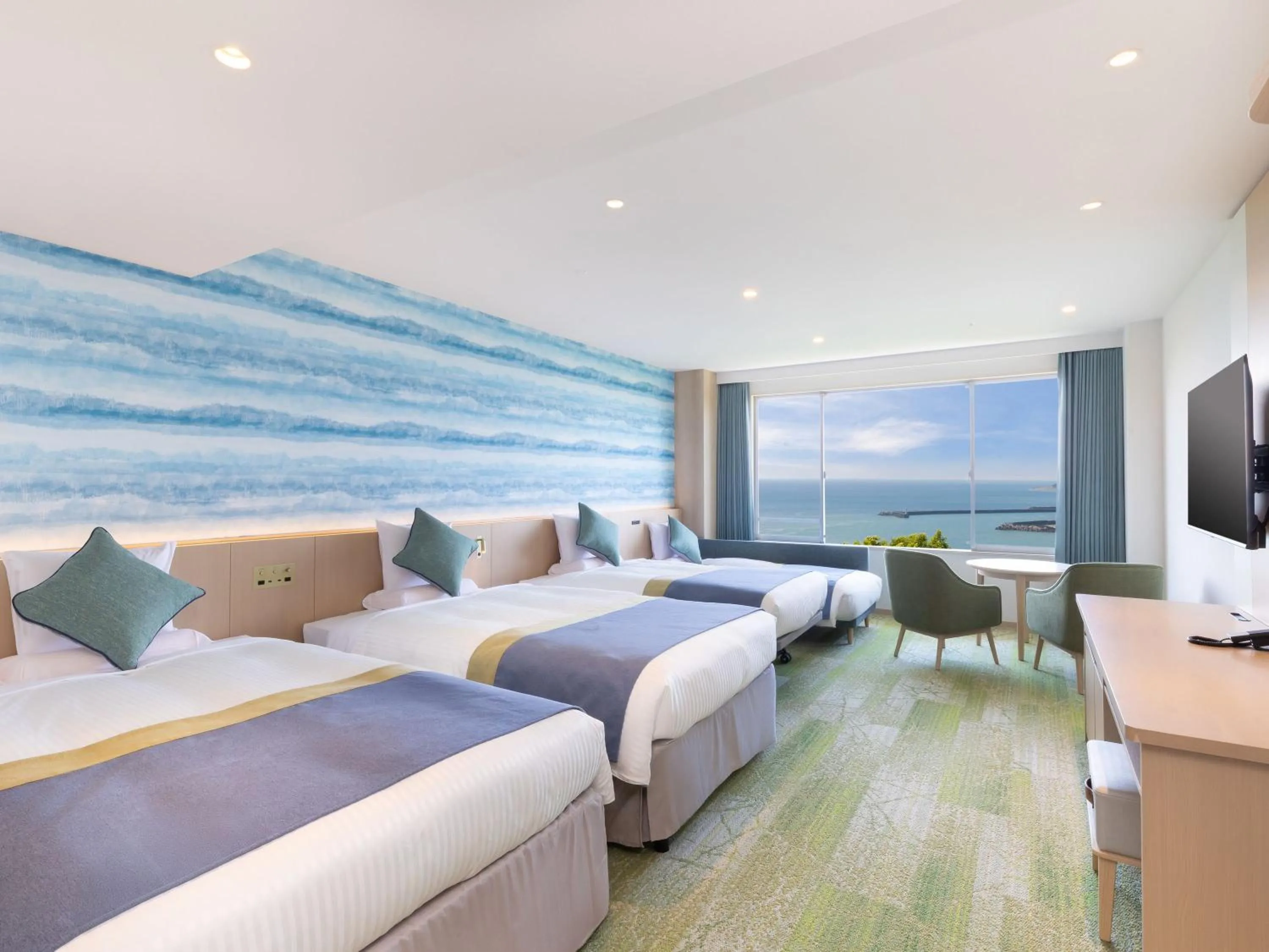 Photo of the whole room, Bed in KAMENOI HOTEL Yaizu