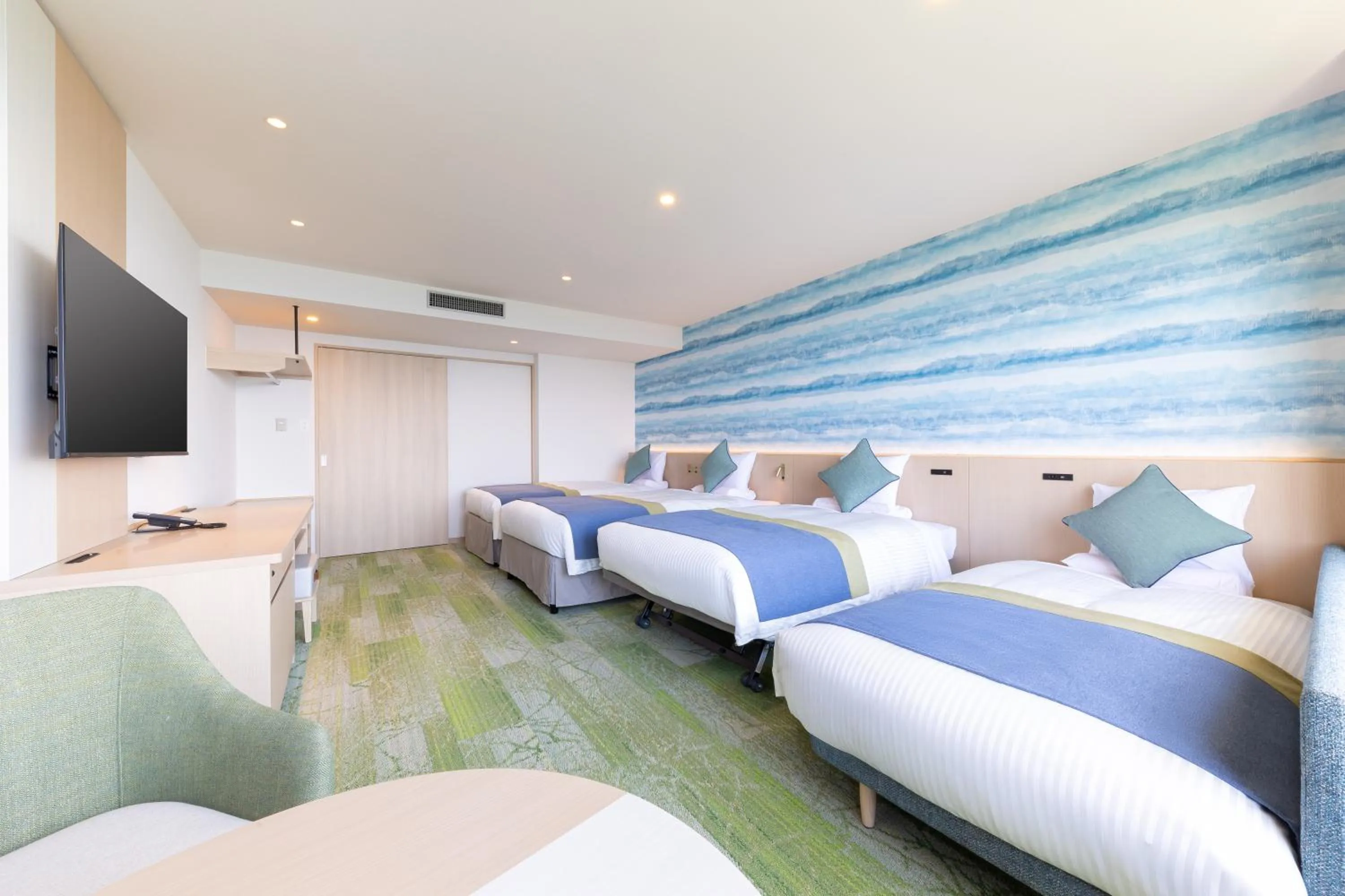 Photo of the whole room, Bed in KAMENOI HOTEL Yaizu