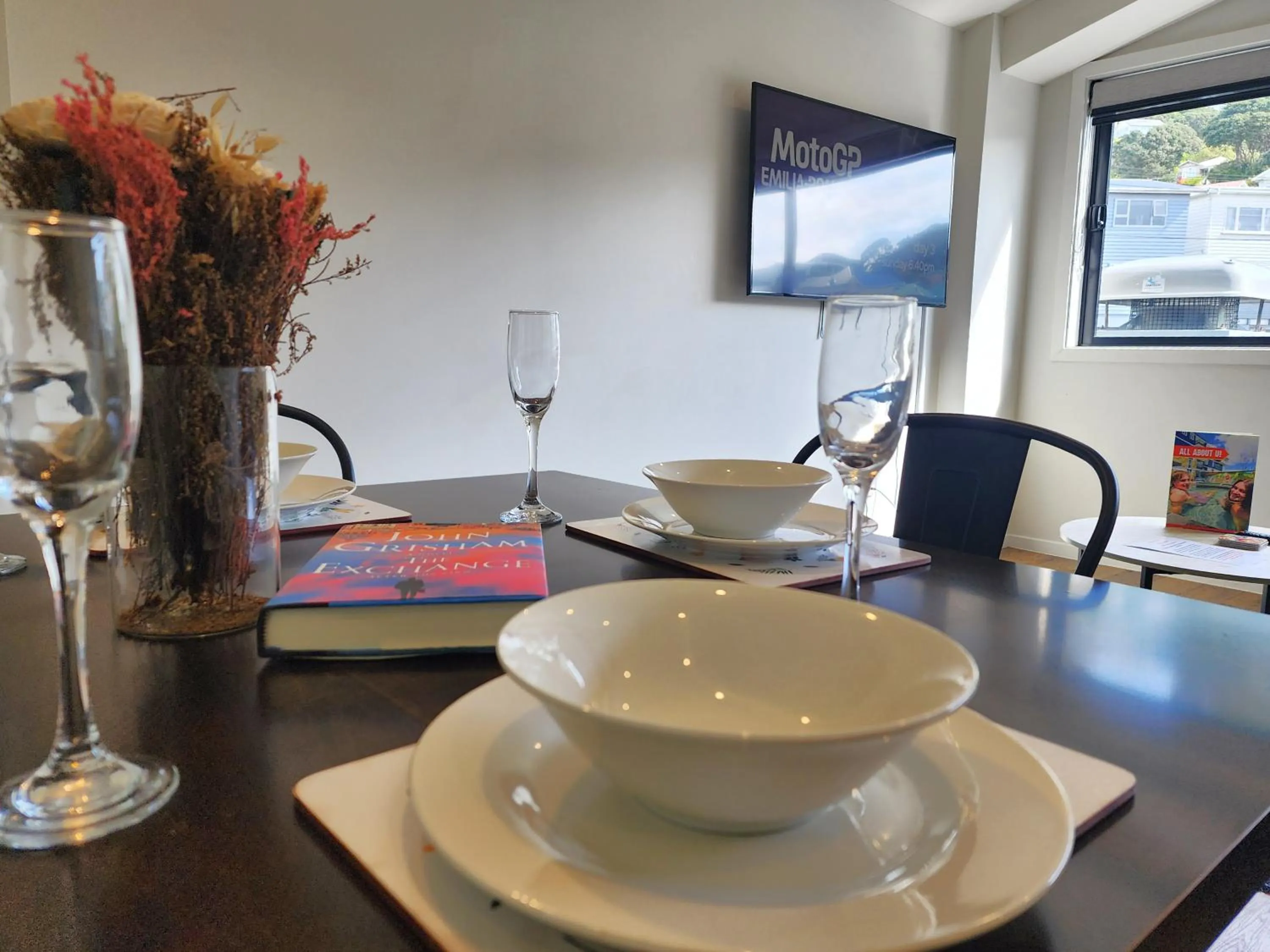 Dining area in U Suites Kilbirnie