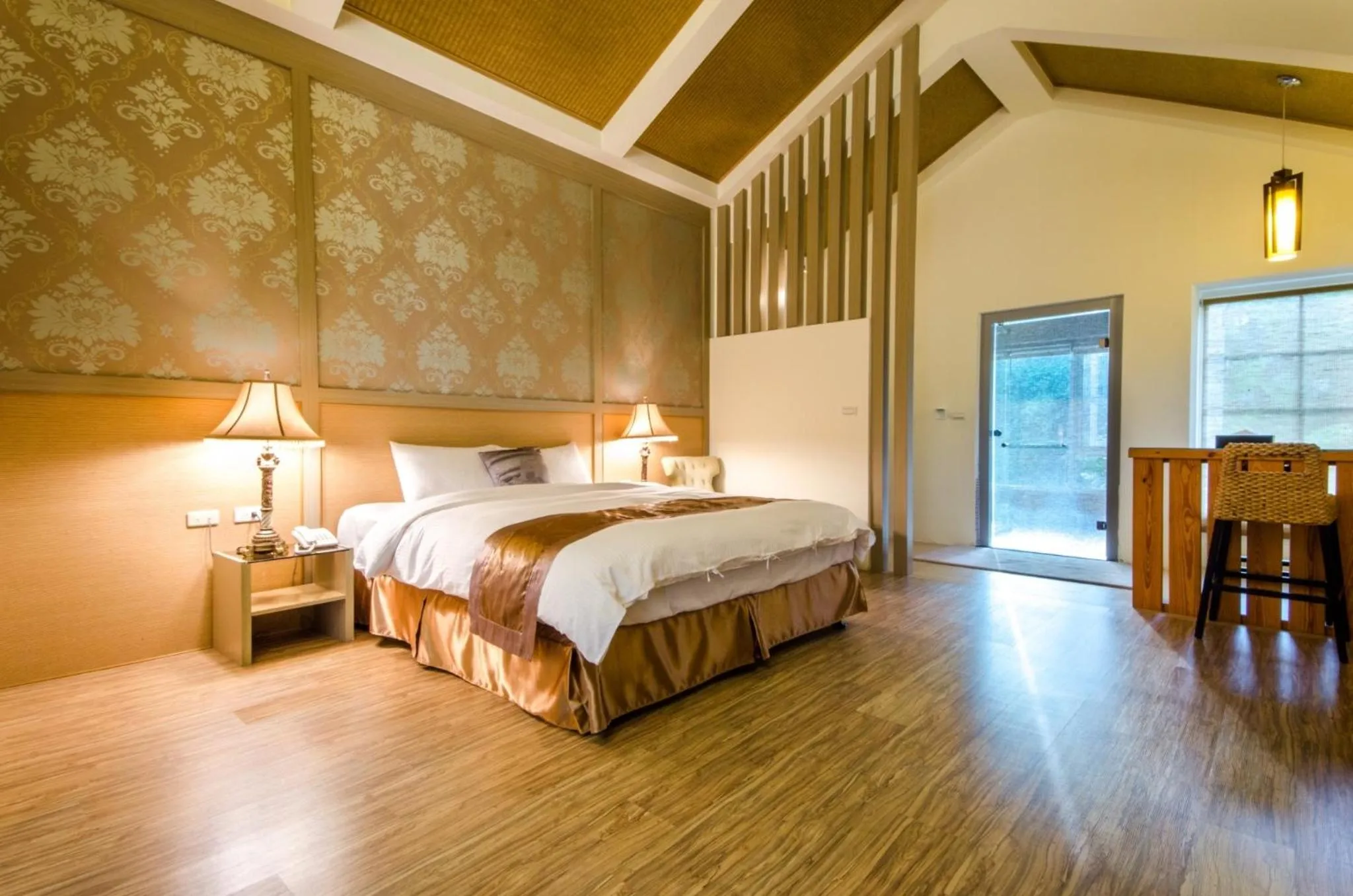 Bed in Butchard Villas