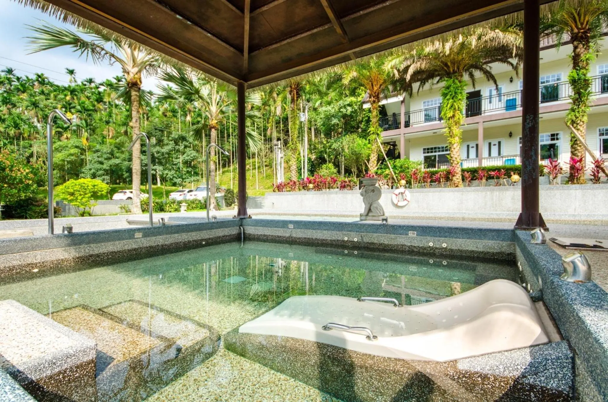 Property building in Butchard Villas