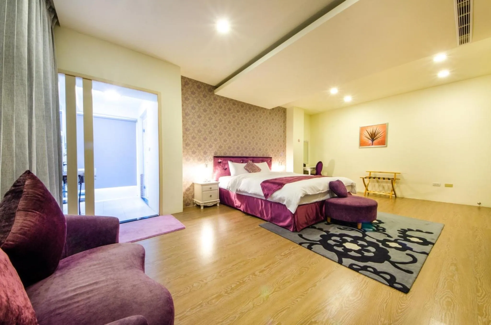 Bed in Butchard Villas