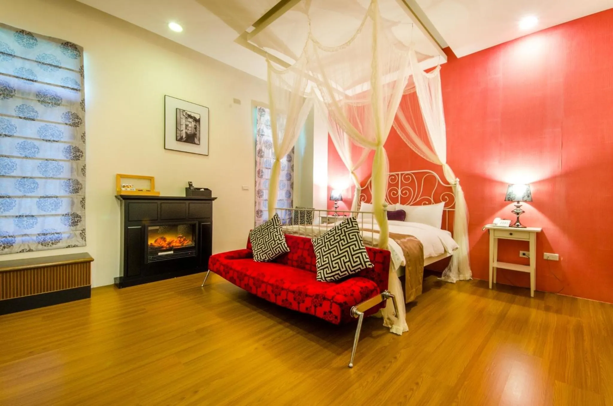 Bed in Butchard Villas