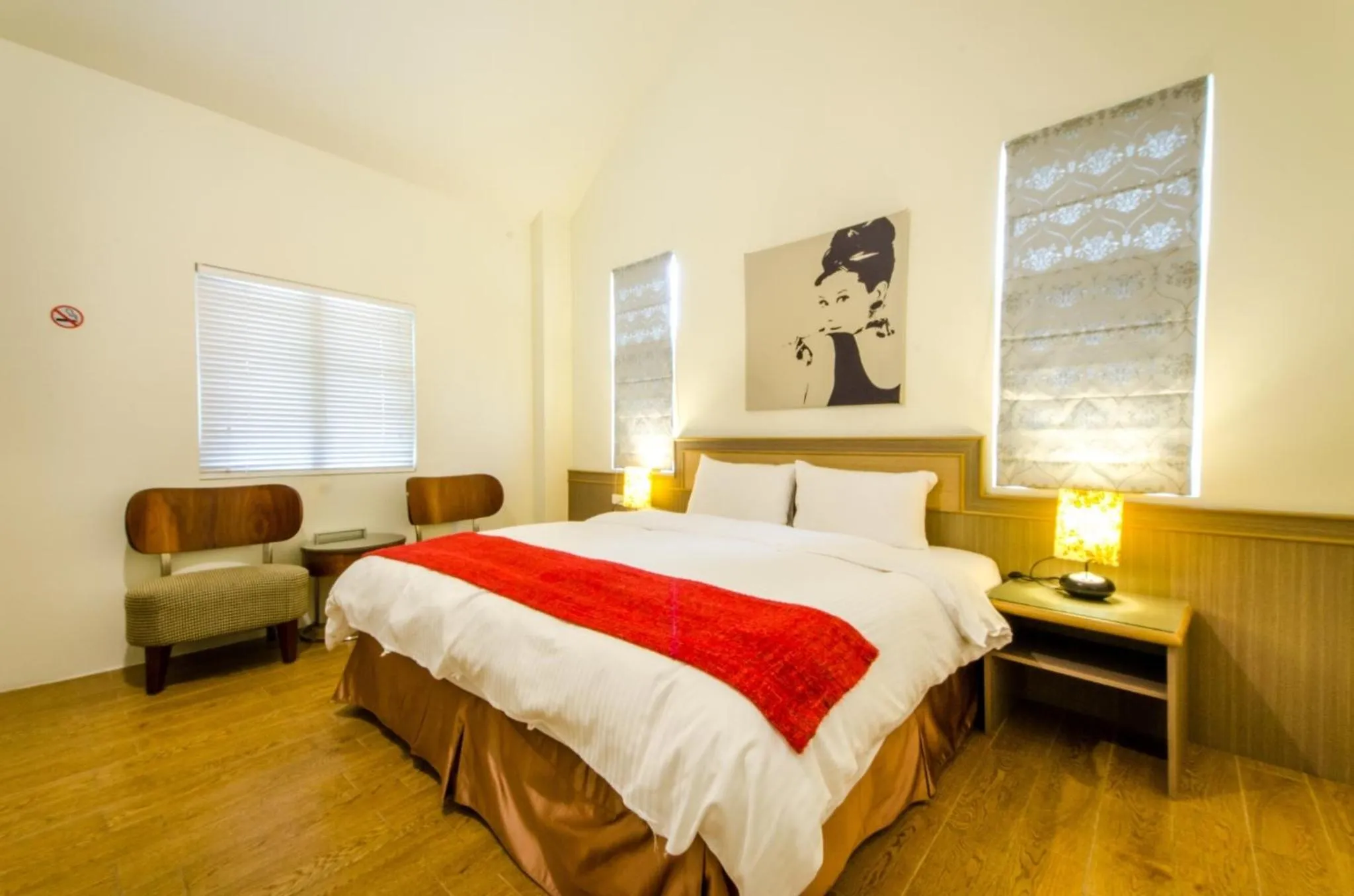 Bed in Butchard Villas