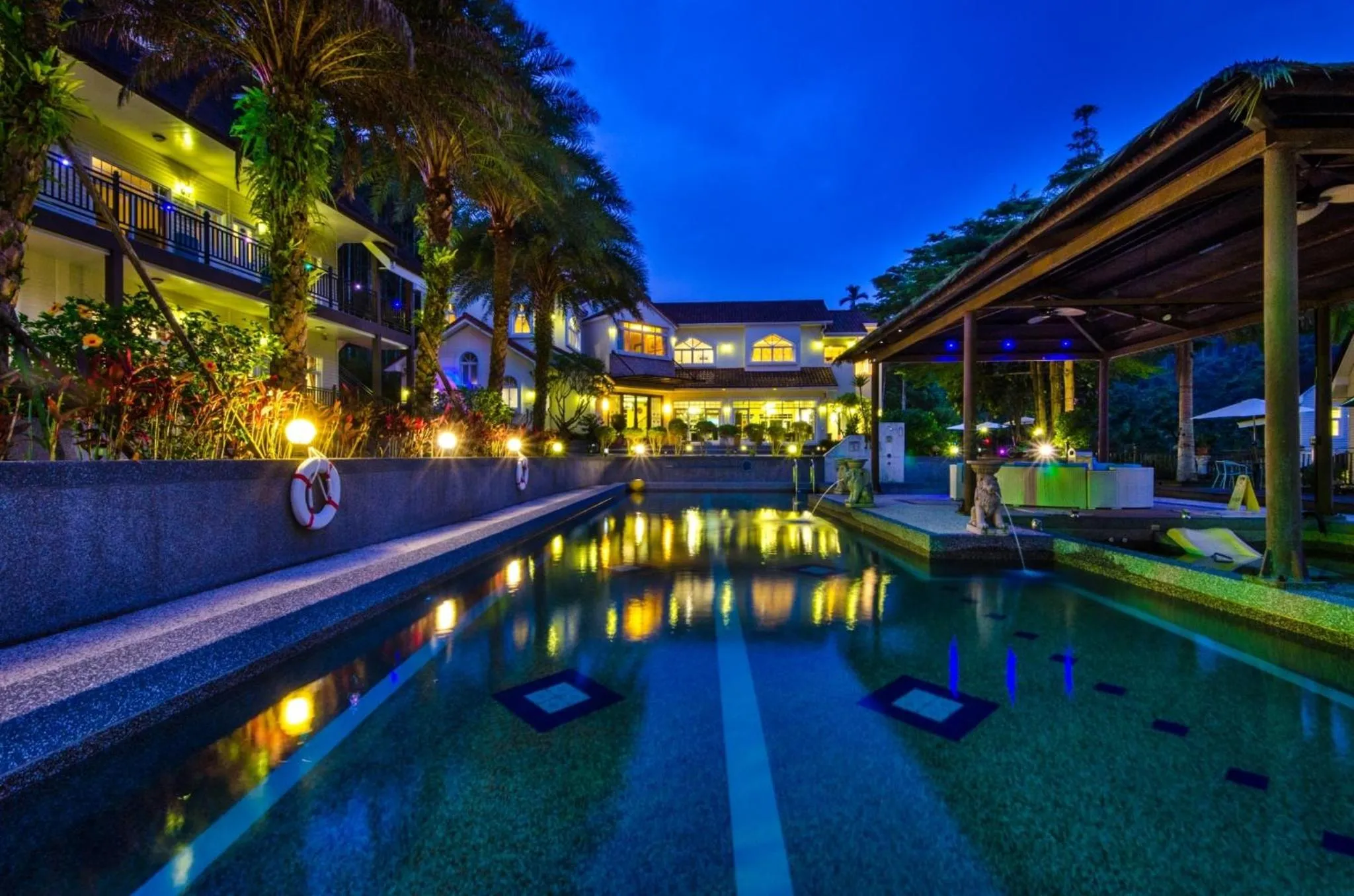 Property building in Butchard Villas