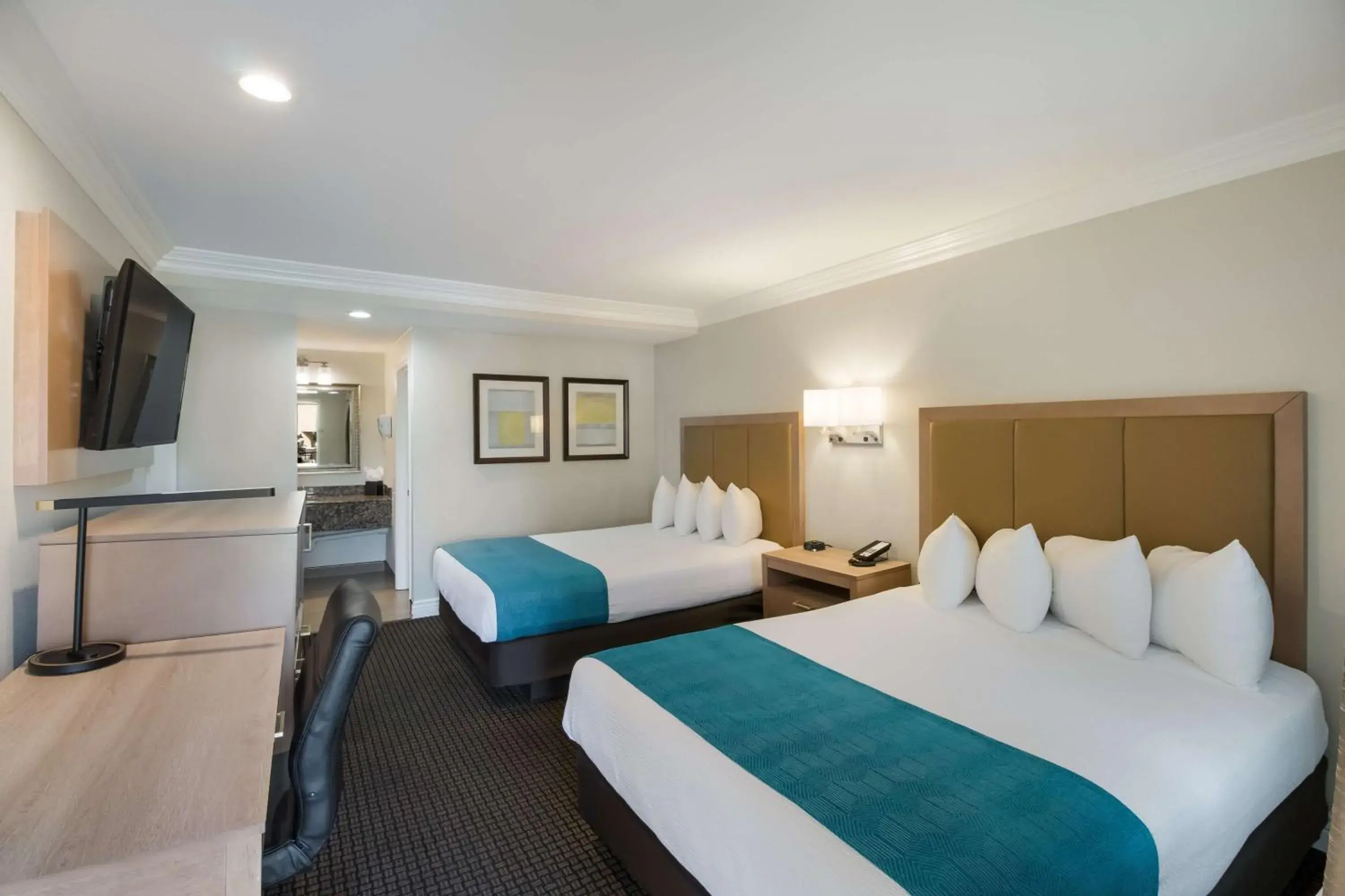 Two-Room Queen Suite with Two Queen Beds and Sofa Bed - Non-Smoking in Best Western Woodland Hills Two-Room Queen Suite with Two Queen Beds and Sofa Bed - Non-Smoking in Best Western Woodland Hills
