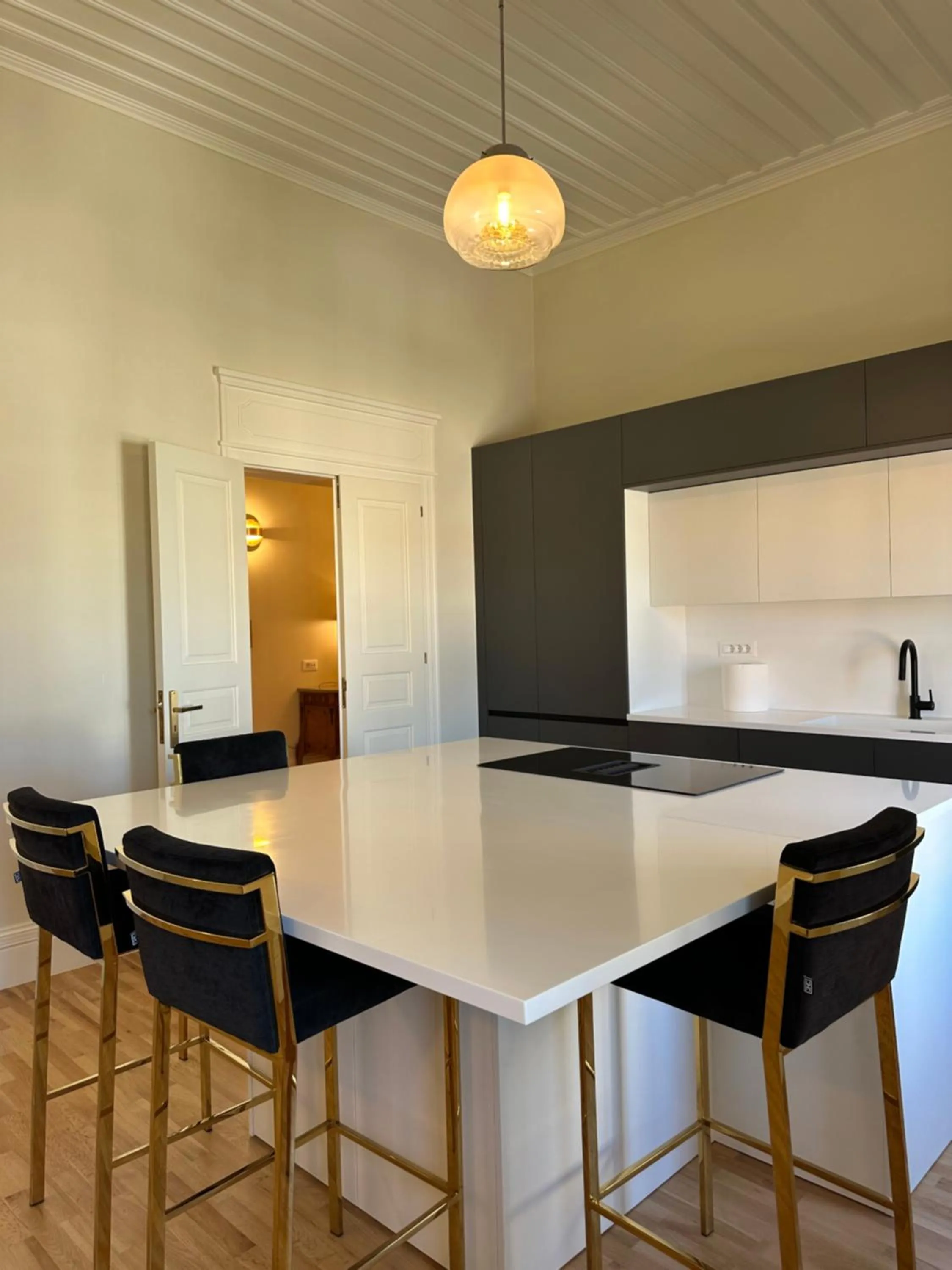 Kitchen or kitchenette in Castellano Hotel & Suites