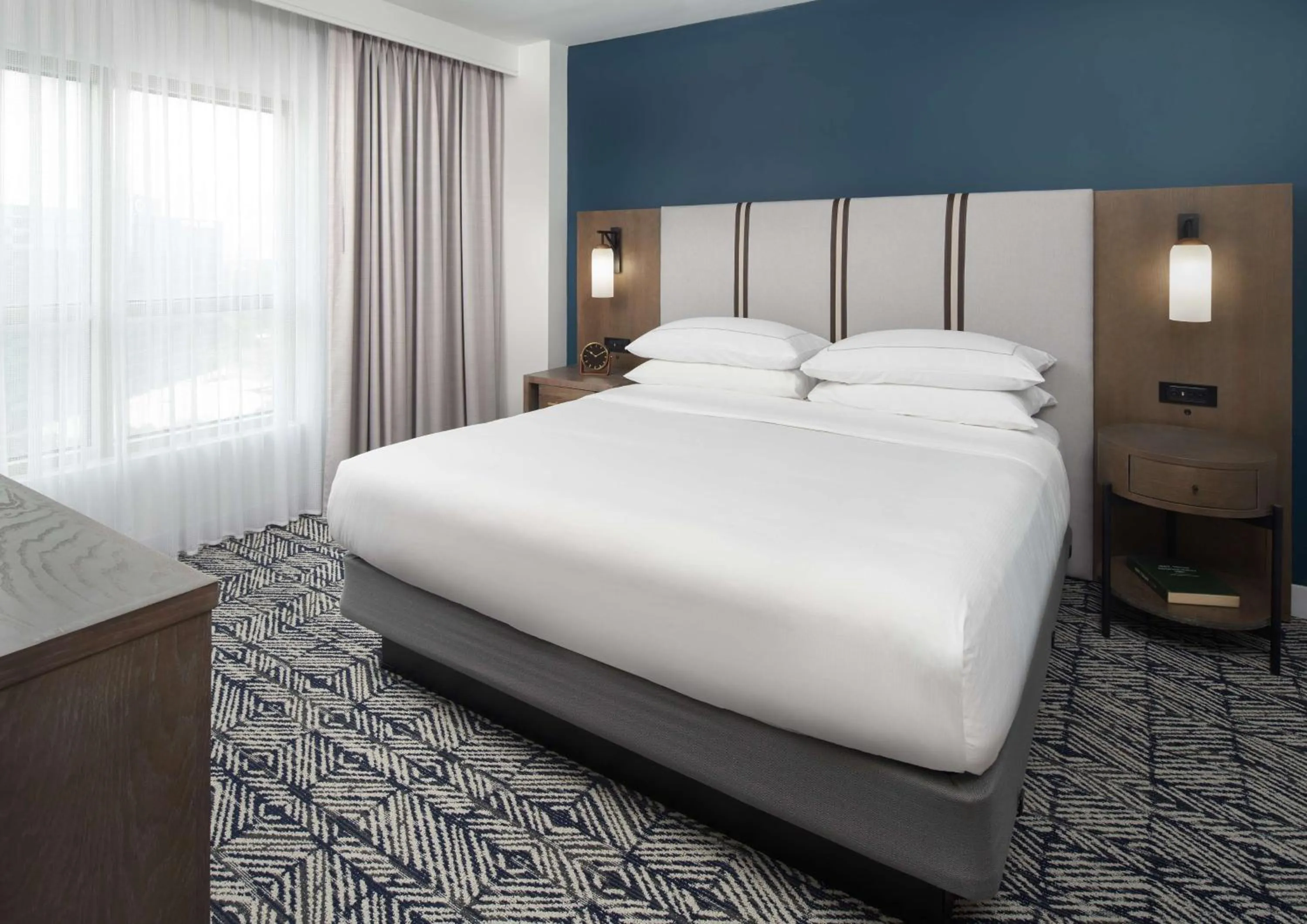 Bed in The Chifley Houston, Tapestry Collection by Hilton