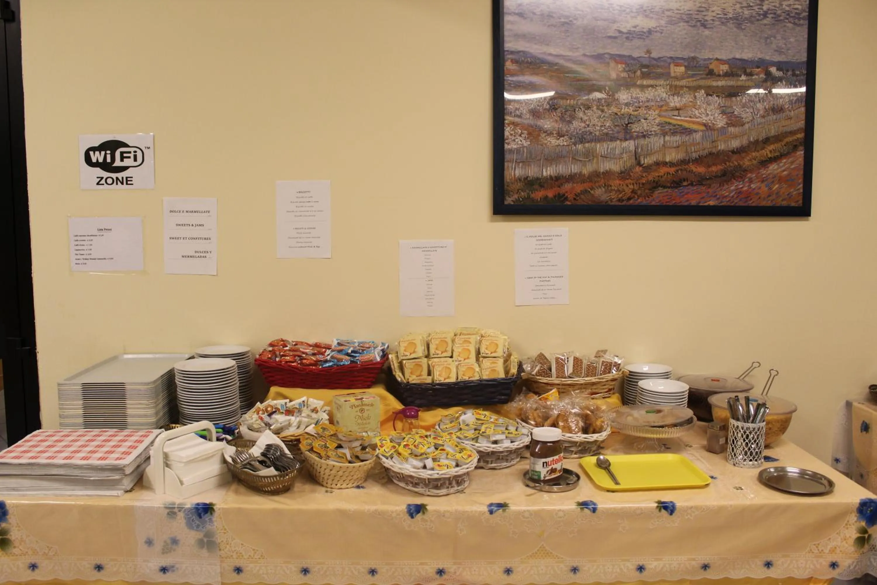 Italian breakfast in Ospitalità San Tommaso d'Aquino