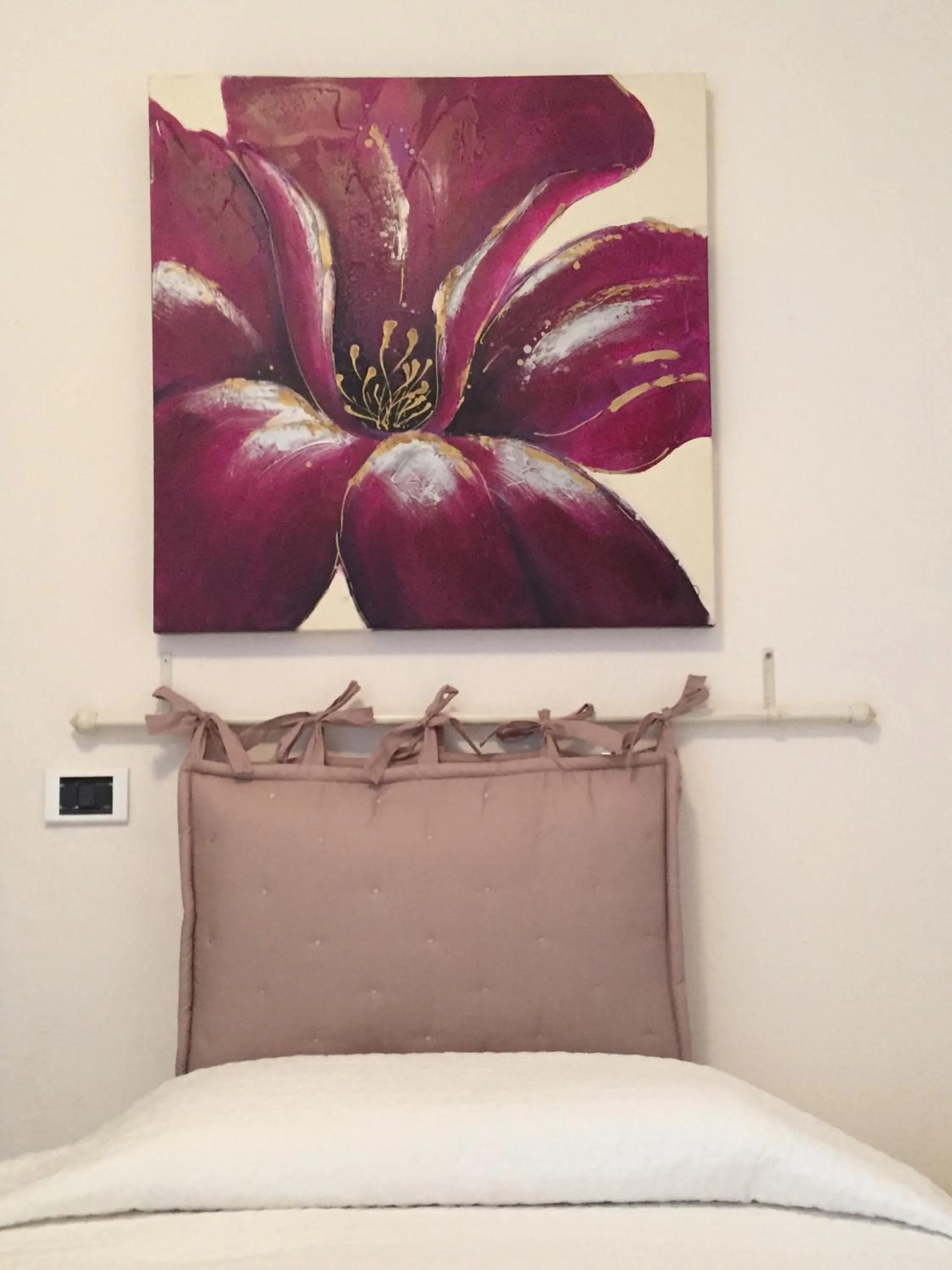 Decorative detail, Bed in Hotel Villa San Fedele