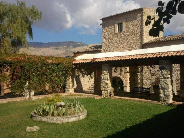 Property building in Giardino Donna Lavia