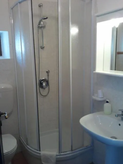 Bathroom in Giardino Donna Lavia