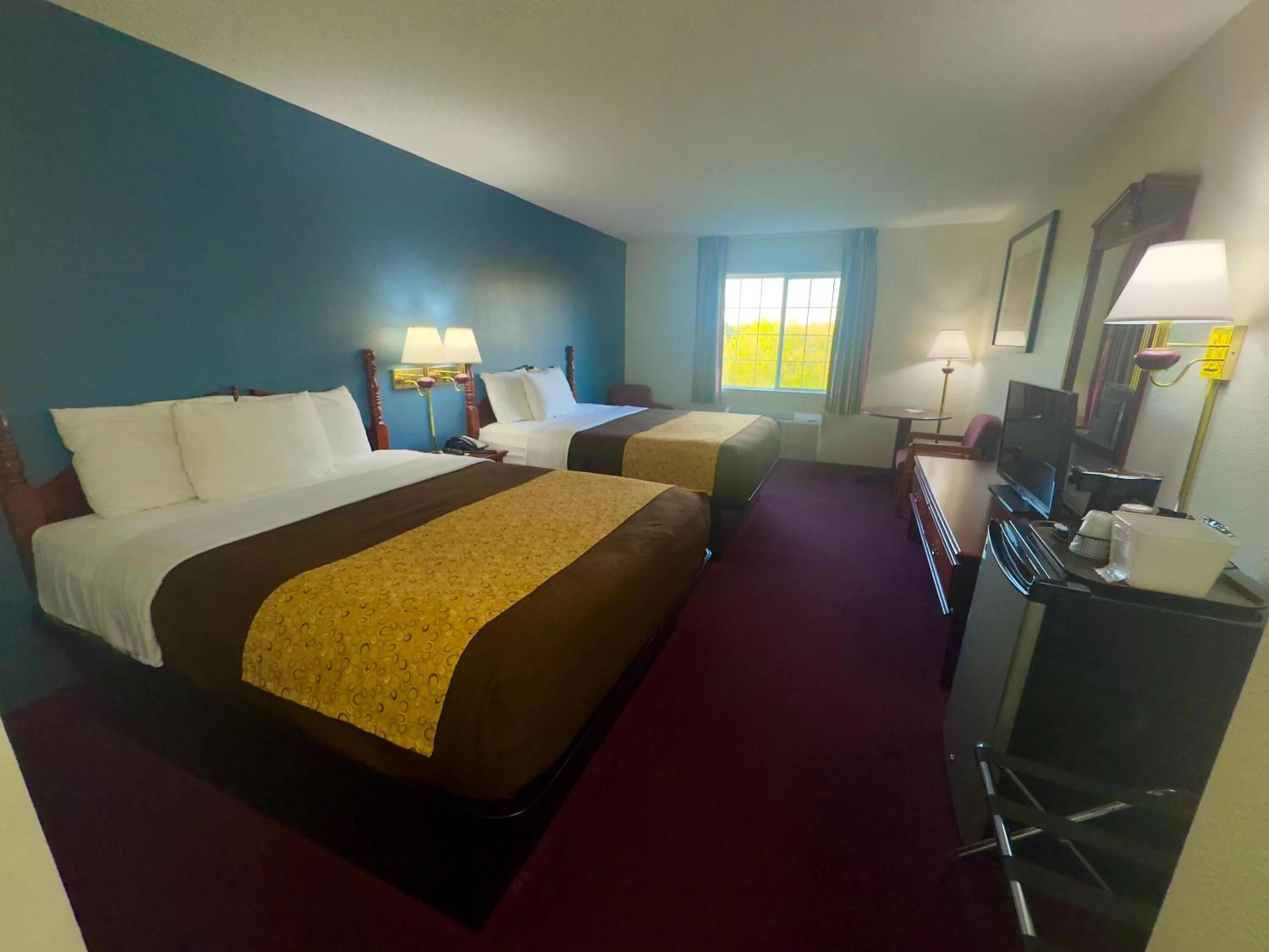 Bed in Scenic Hills Inn