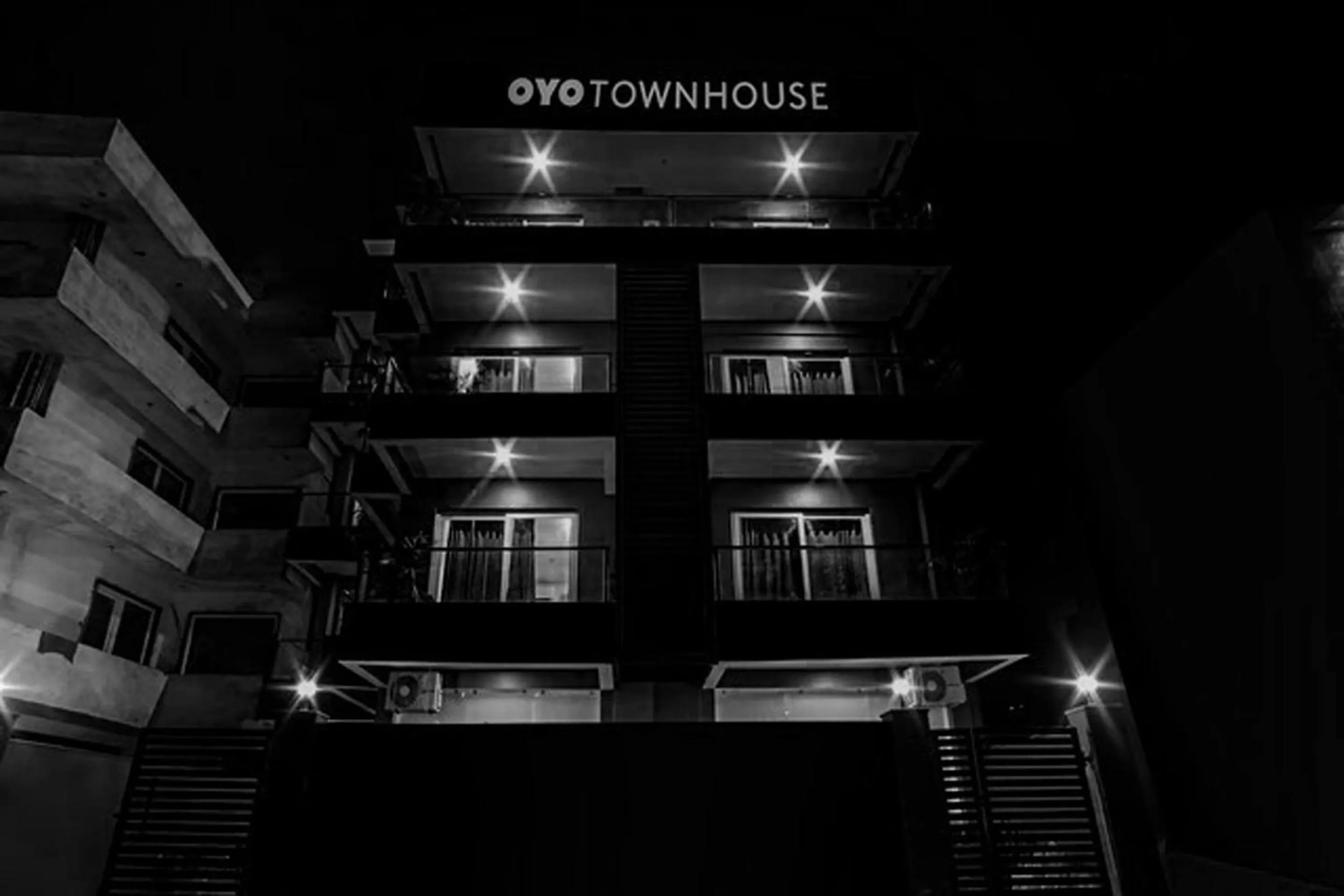 Facade/entrance in Super Townhouse 158 Near Netaji Subhash Marg Near Appu Ghar