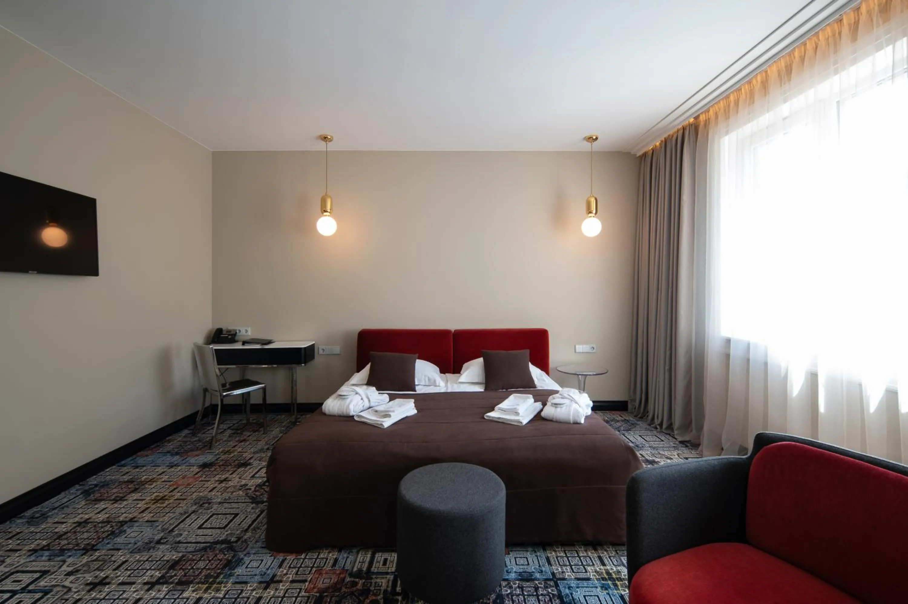 Photo of the whole room, Bed in Amsterdam Plaza Hotel & SPA