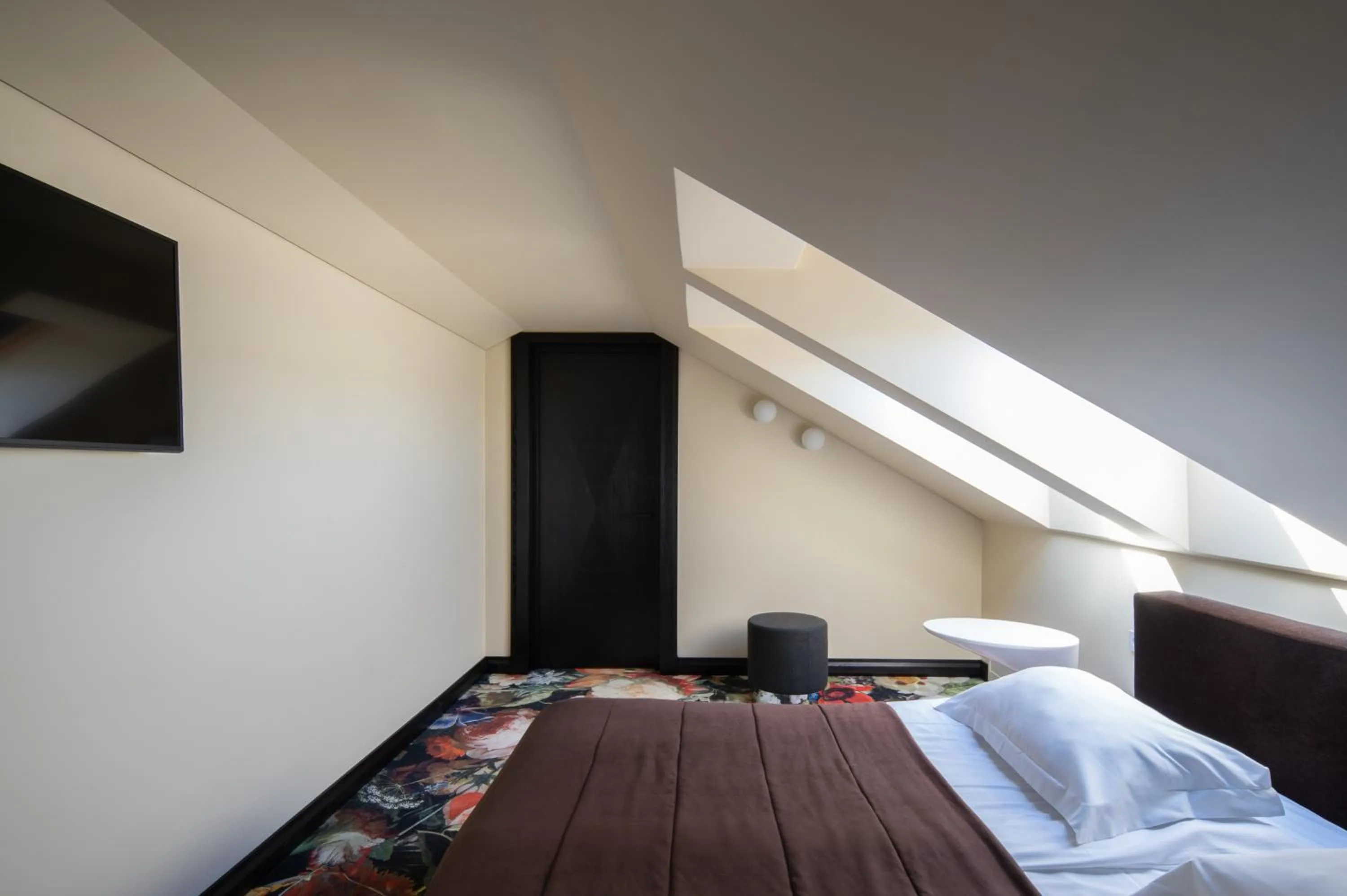 Photo of the whole room, Bed in Amsterdam Plaza Hotel & SPA