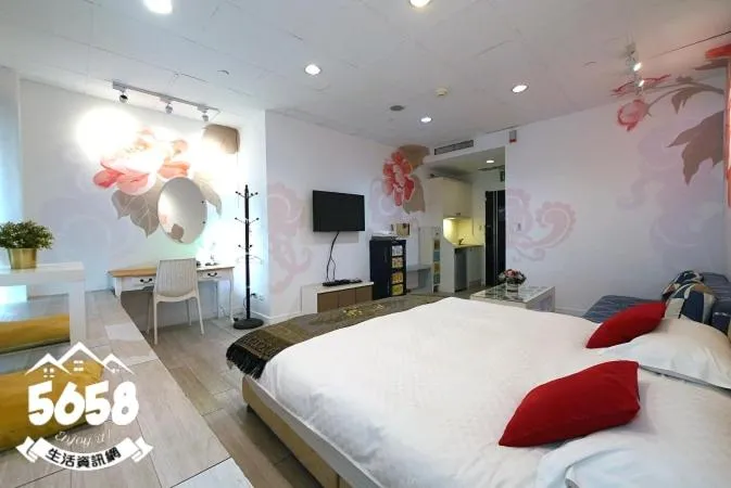 Photo of the whole room, Bed in 85 Cape Inn