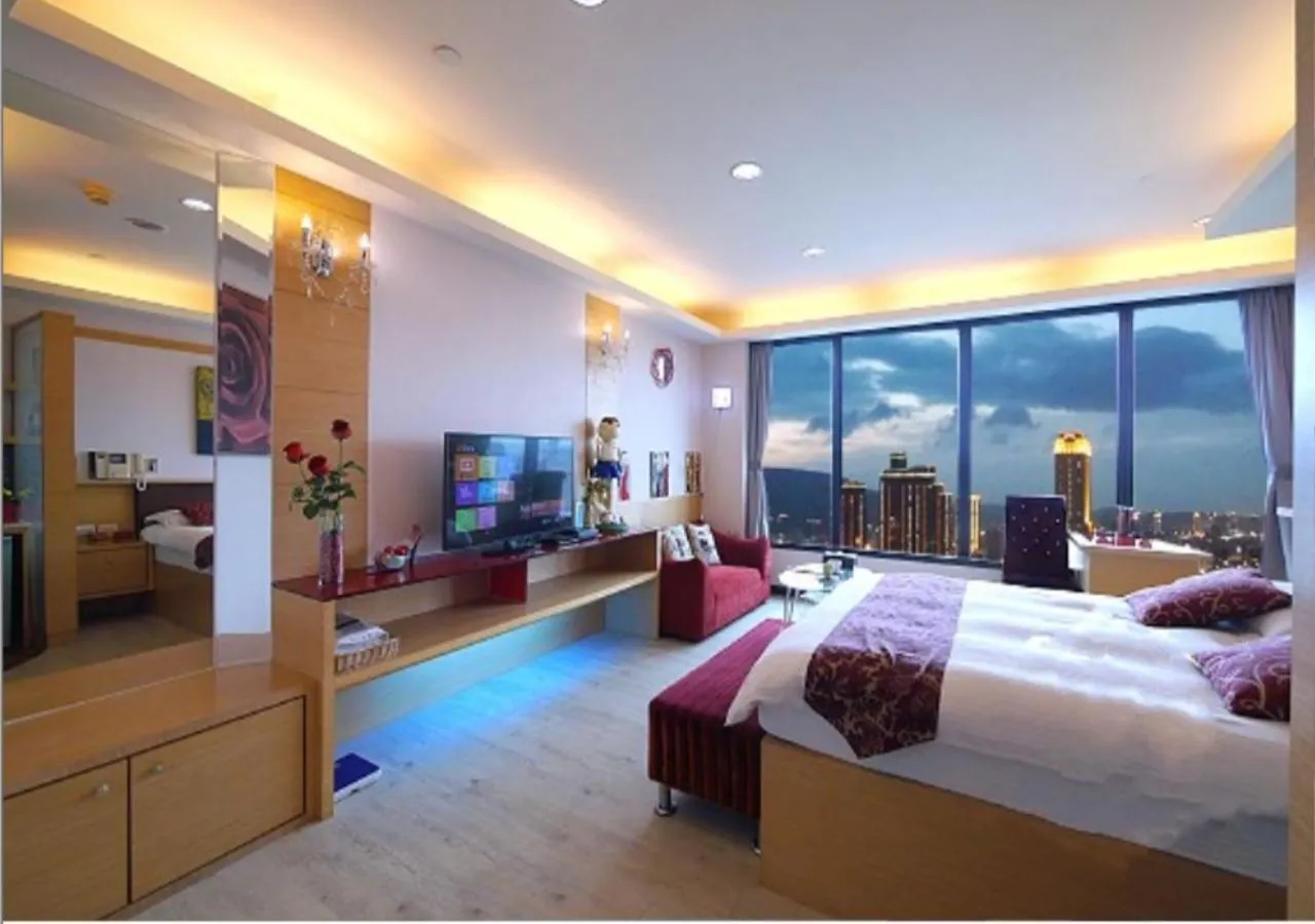 Photo of the whole room, Bed in 85 Cape Inn