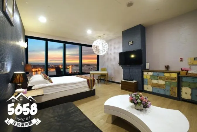 Photo of the whole room, Bed in 85 Cape Inn