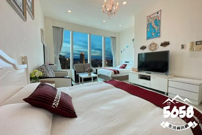 Photo of the whole room, Bed in 85 Cape Inn