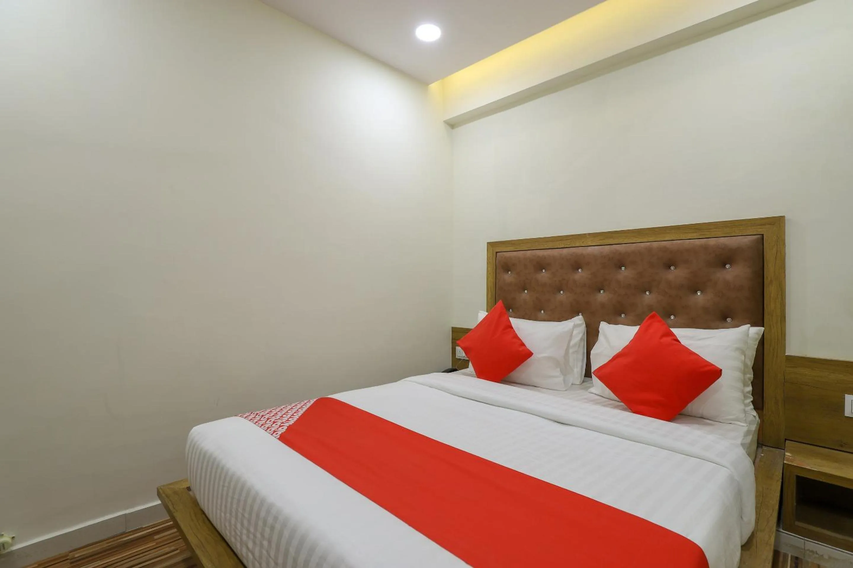 Bedroom, Bed in Hotel O Shubham Inn