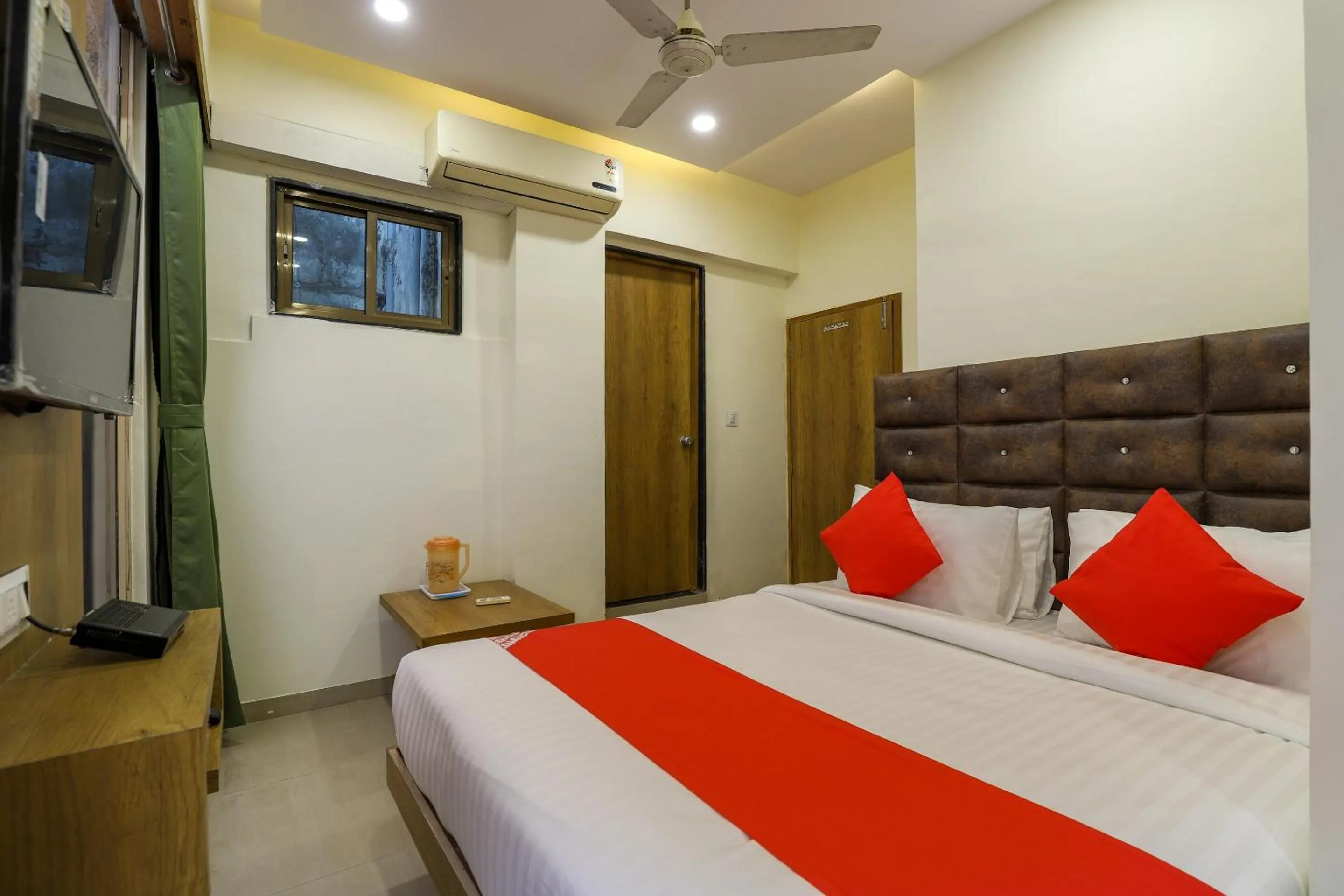 Bedroom, Bed in Hotel O Shubham Inn