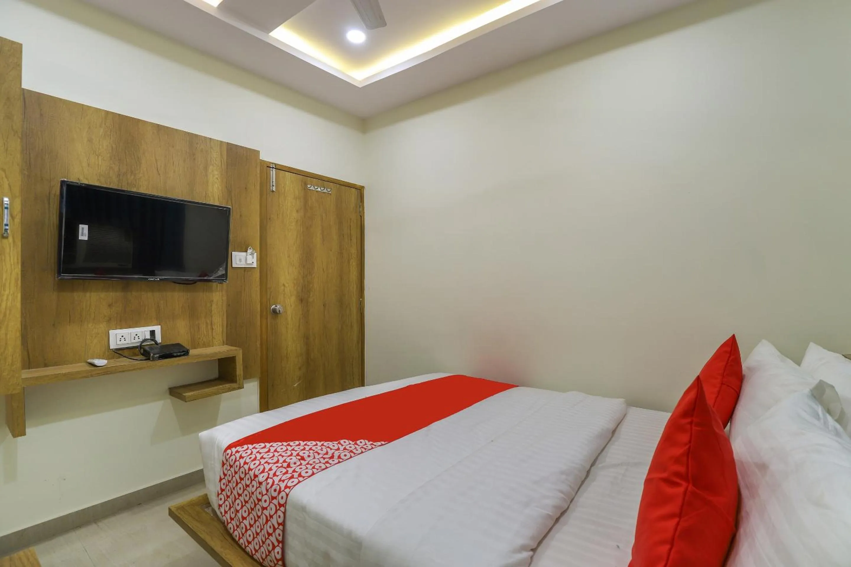 Bedroom, Bed in Hotel O Shubham Inn